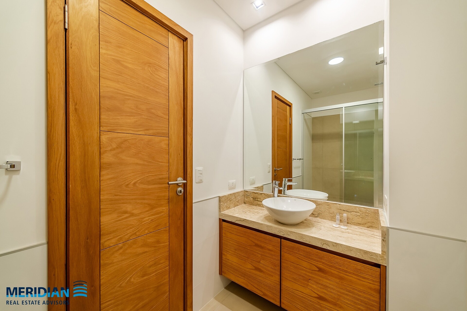 Depto premium a pasos del Shopping del Sol! 90m2! 20 Meridian Executive Rentals