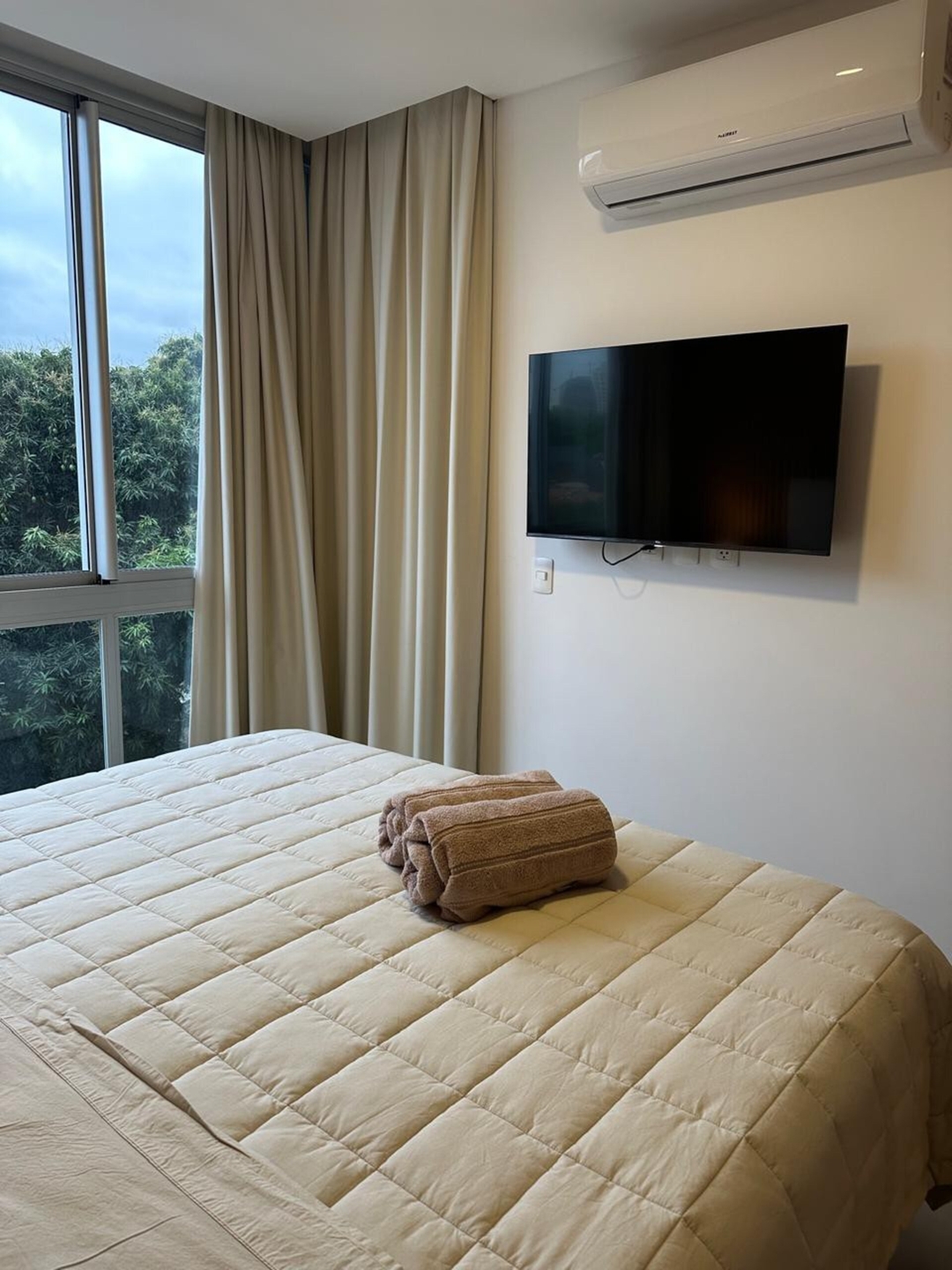 Depto premium a pasos del Shopping del Sol! 90m2! 31 Meridian Executive Rentals