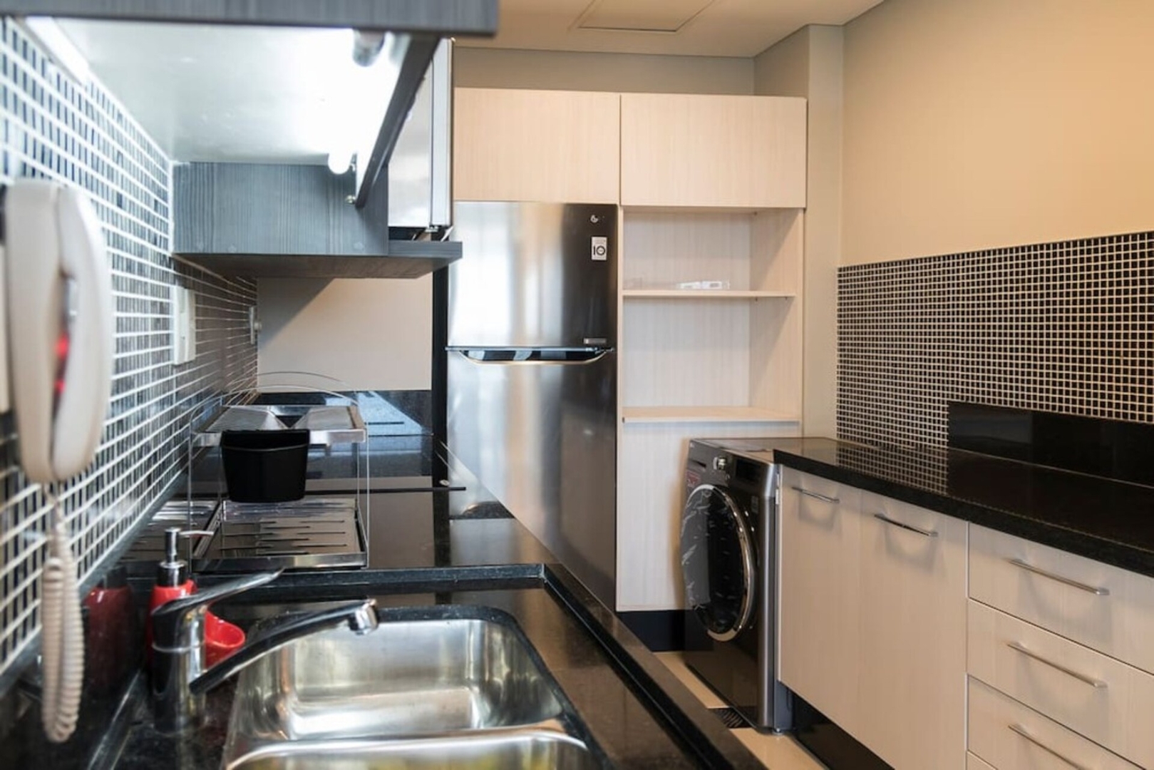 1006 - The Tower Stunning condo 12 Meridian Executive Rentals