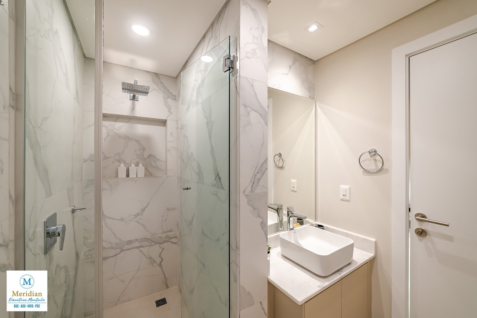 Departamento Premium a pasos del Shopping del Sol! 10 Meridian Executive Rentals