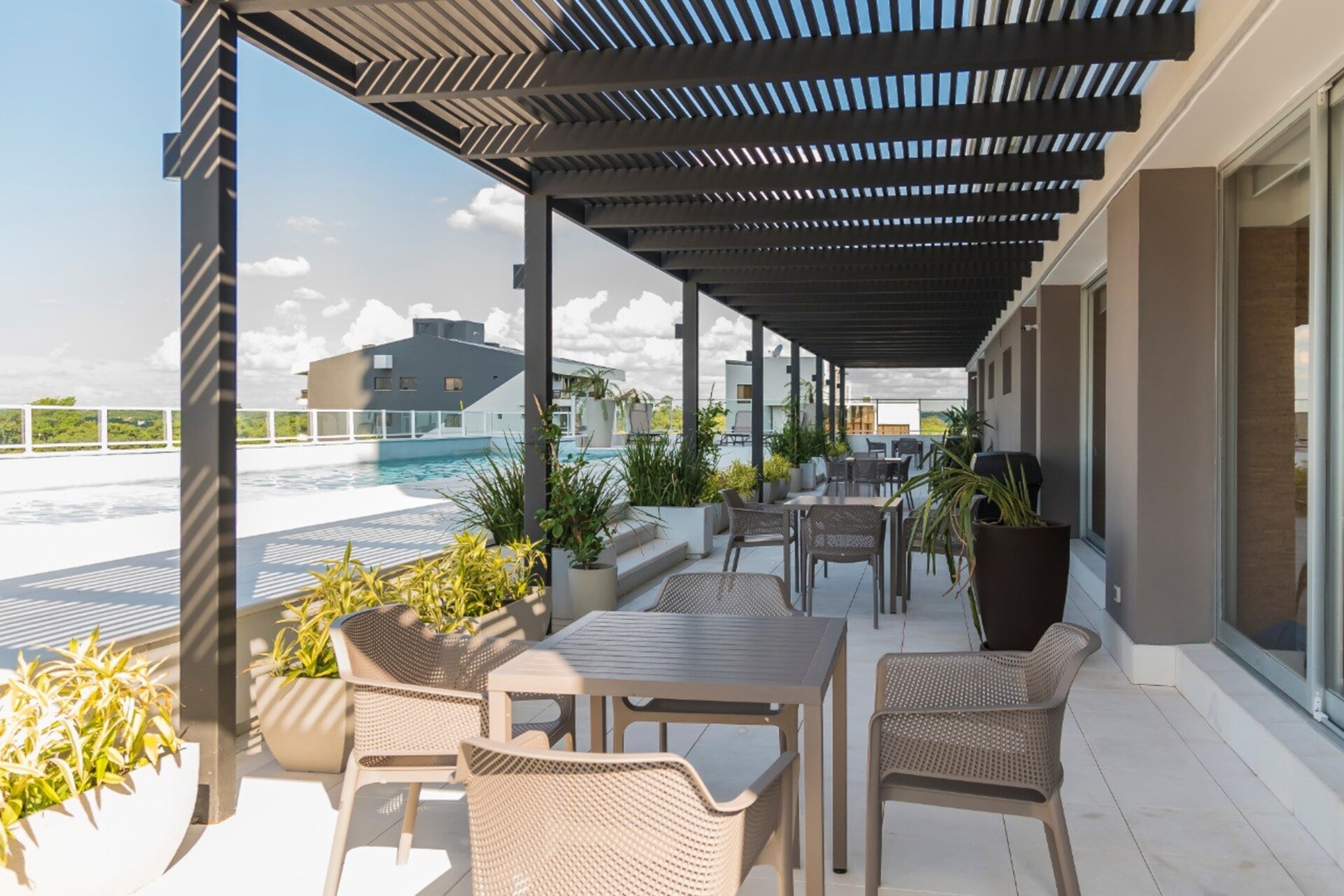 1 Bedroom Luxury Apartment close to everything! 24 Meridian Executive Rentals