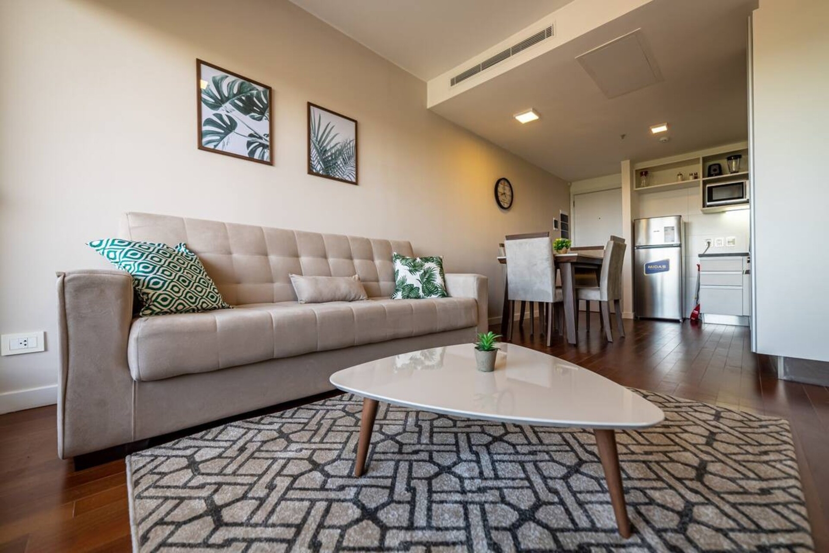 SkyTower A pasos de Shoppings 15 Meridian Executive Rentals