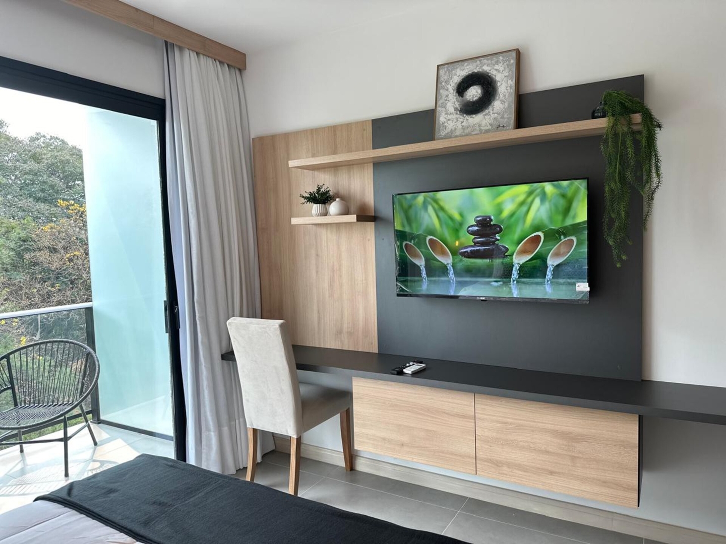  4 Meridian Executive Rentals