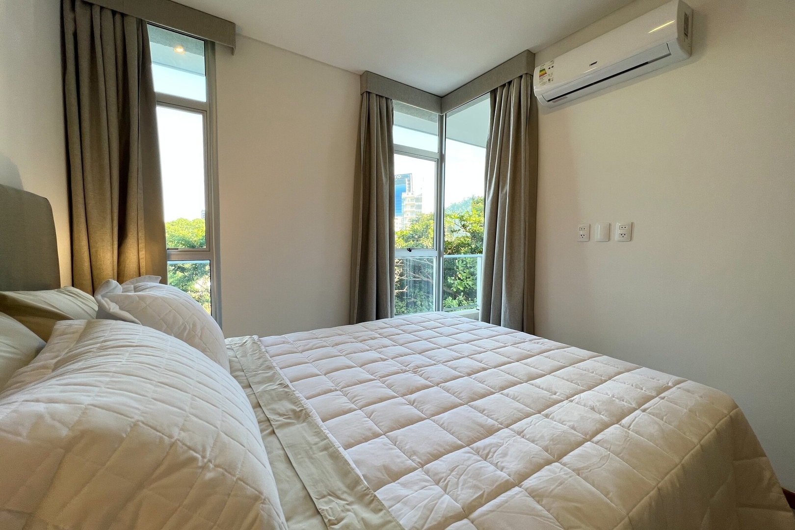 Great Studio 3 Meridian Executive Rentals