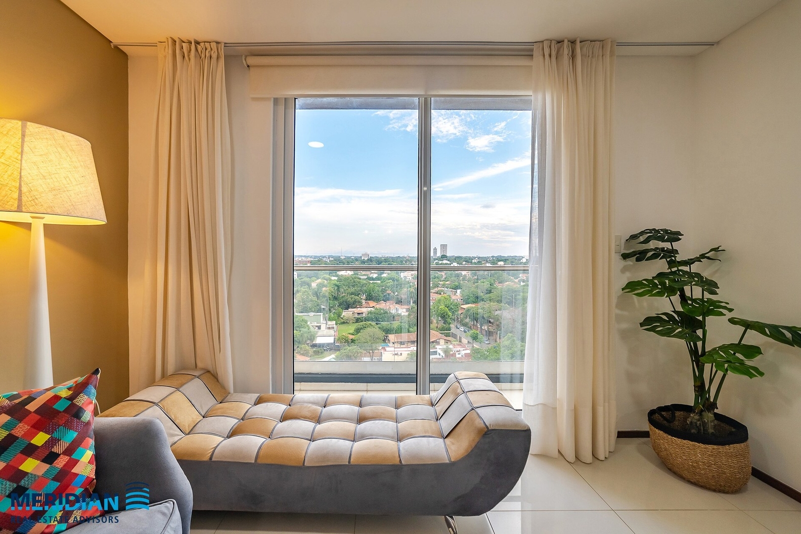 Lujoso departamento a estrenar, zona Shopping! 1 Meridian Executive Rentals