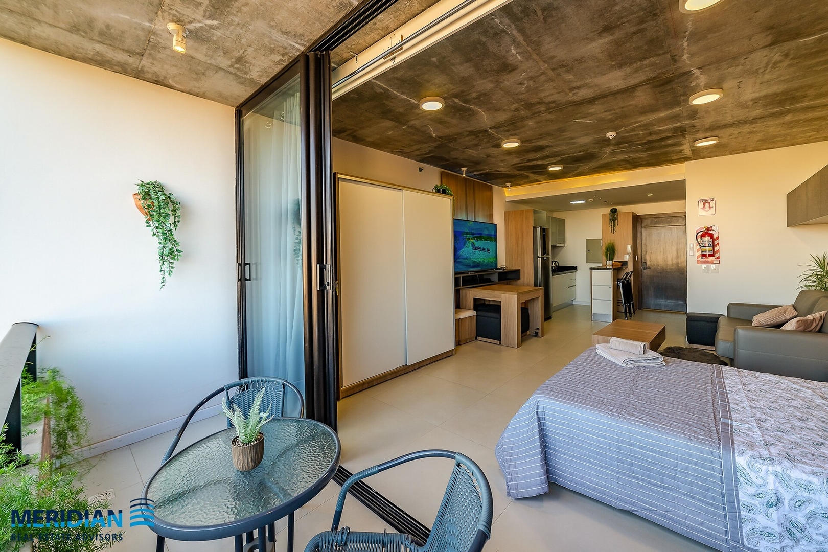 A pasos del Shopping del Sol! A estrenar! 14 Meridian Executive Rentals