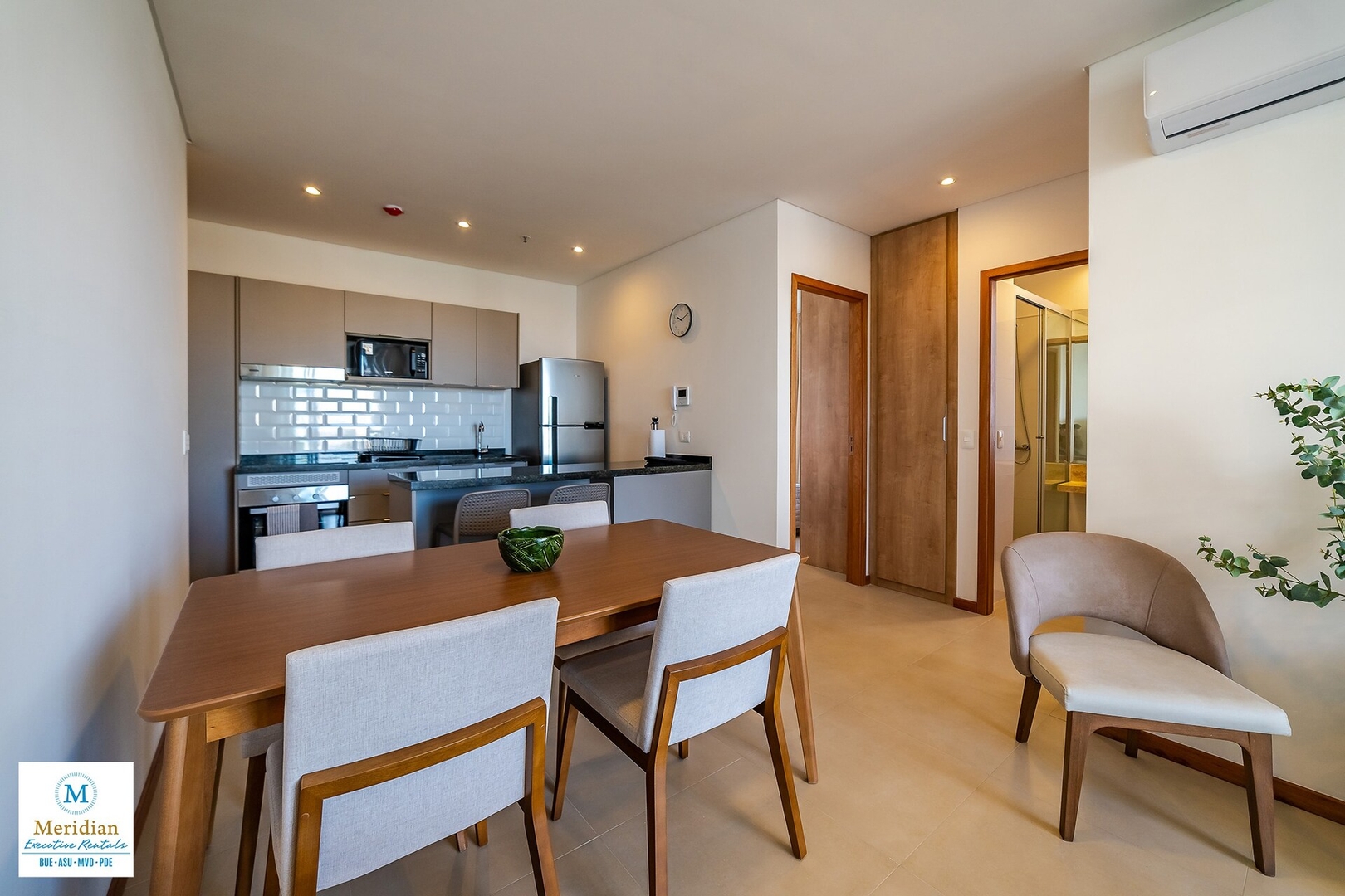 ¡A 50m del Shopping del Sol! 20 Meridian Executive Rentals