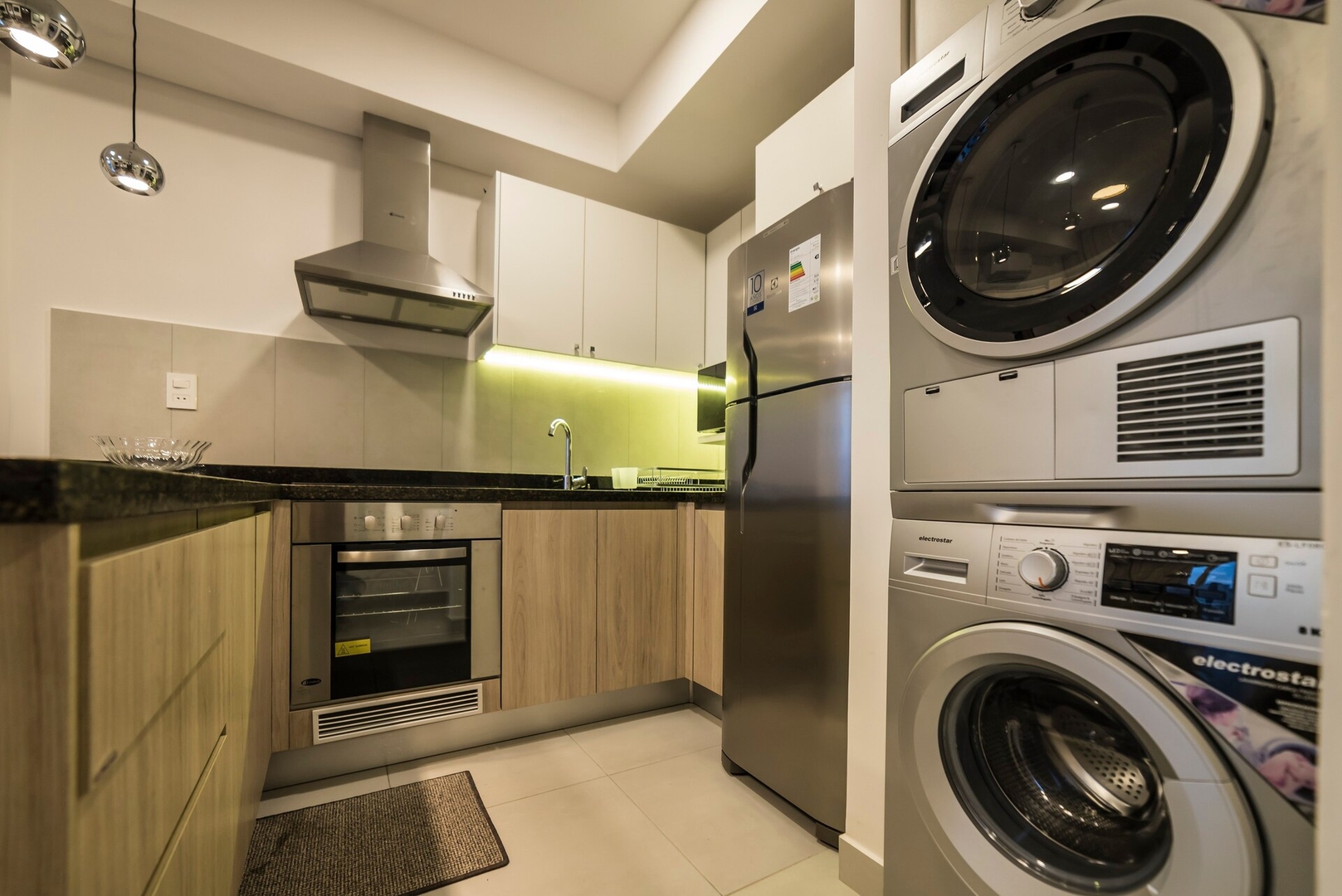 A 30m del Shopping del Sol! Piscina y Gimnasio! 8 Meridian Executive Rentals