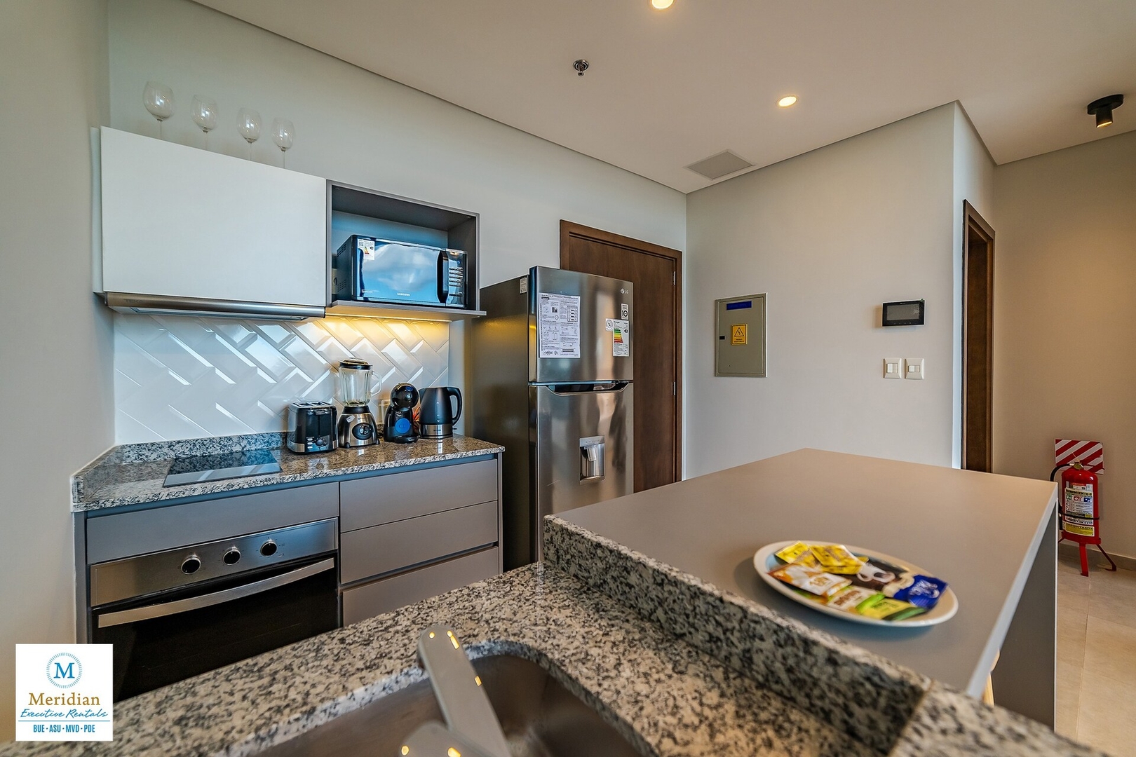 ¡A pasos del Shopping del Sol! ¡Equipamiento Full! 9 Meridian Executive Rentals