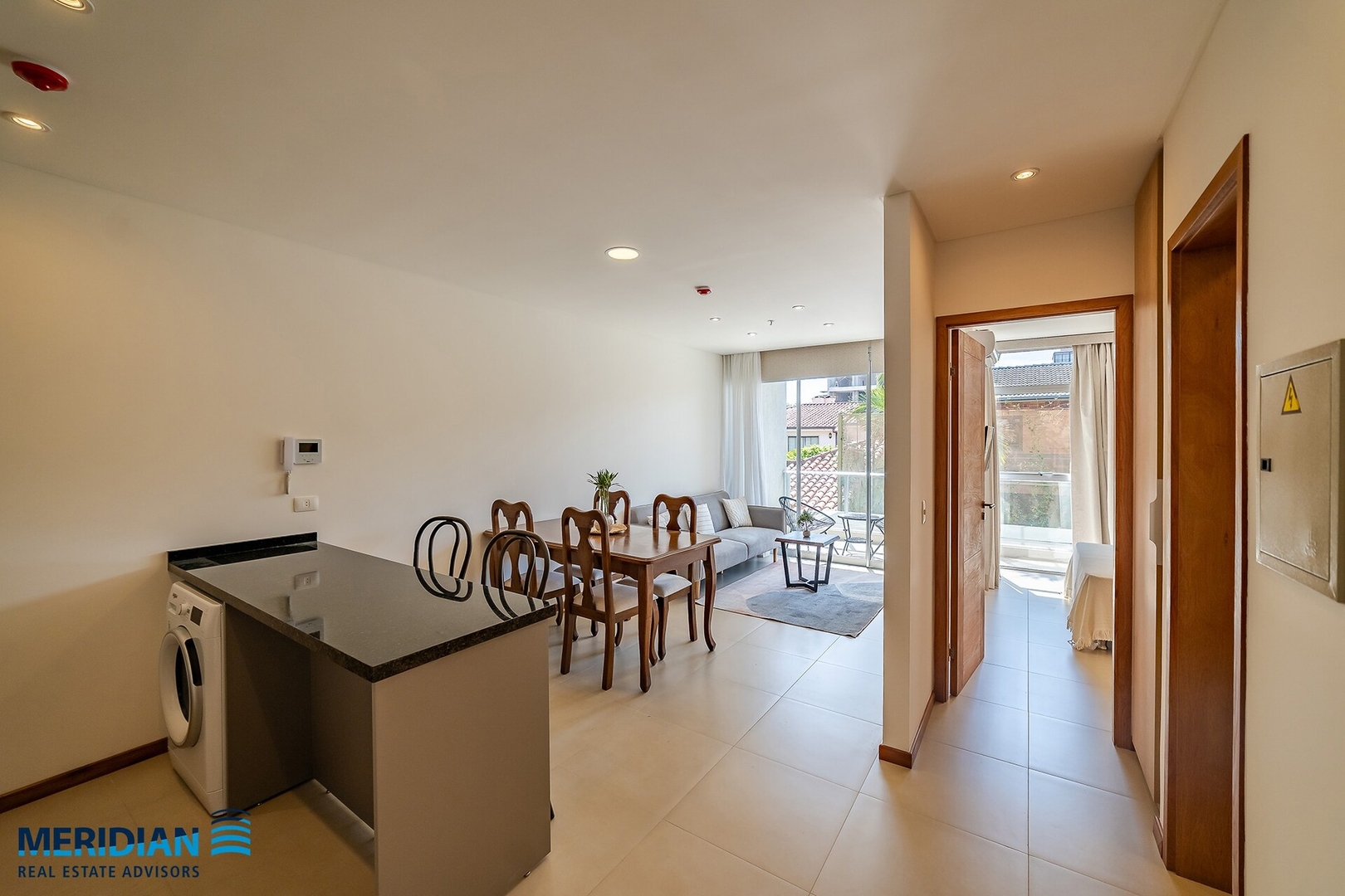 ¡A 50 metros del Shopping del Sol! 8 Meridian Executive Rentals