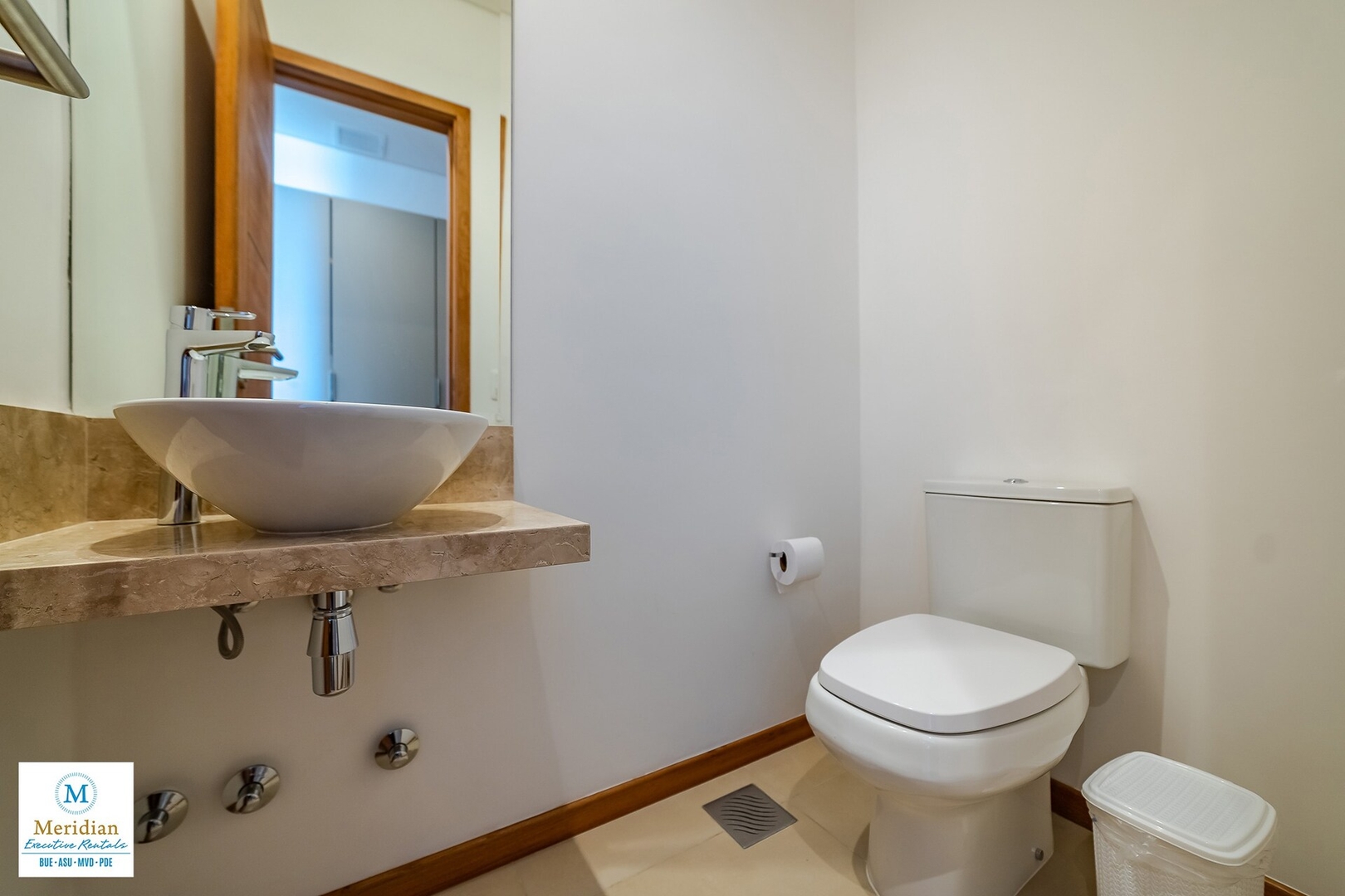 ¡A 50m del Shopping del Sol! 8 Meridian Executive Rentals