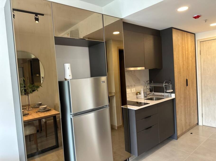  3 Meridian Executive Rentals