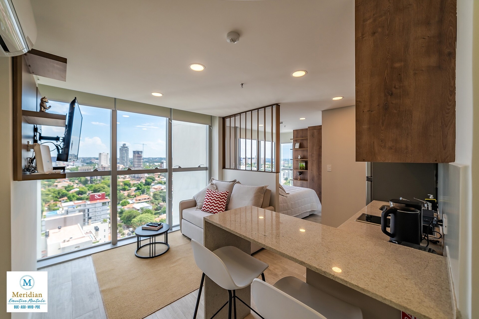 ¡Increíbles vistas panorámicas! Zona Shoppings. 5* 8 Meridian Executive Rentals