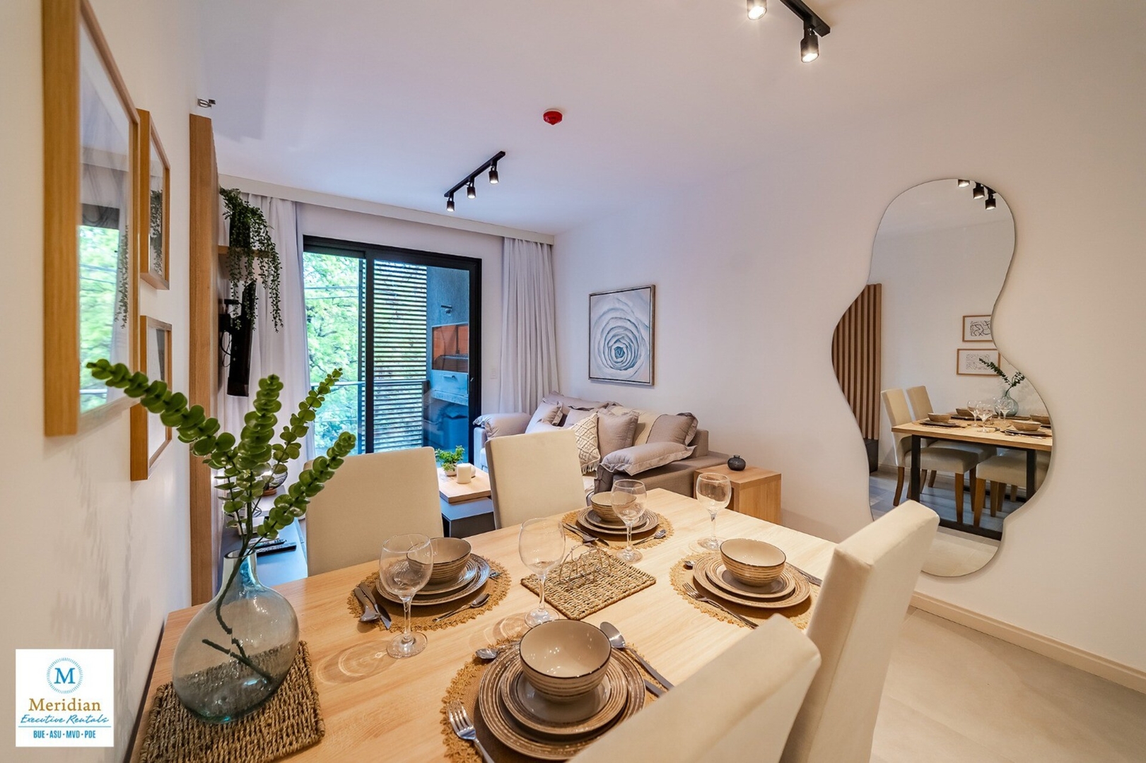  17 Meridian Executive Rentals