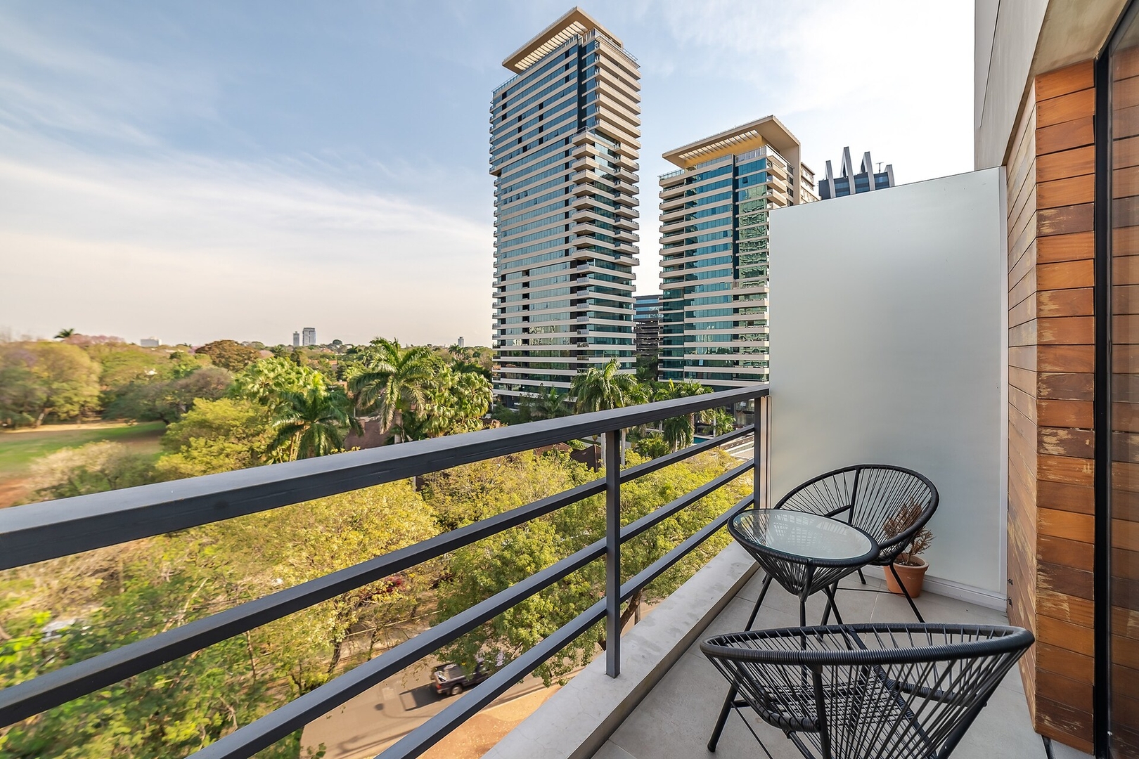 A 2 cuadras de Paseo la Galería! 3 Meridian Executive Rentals