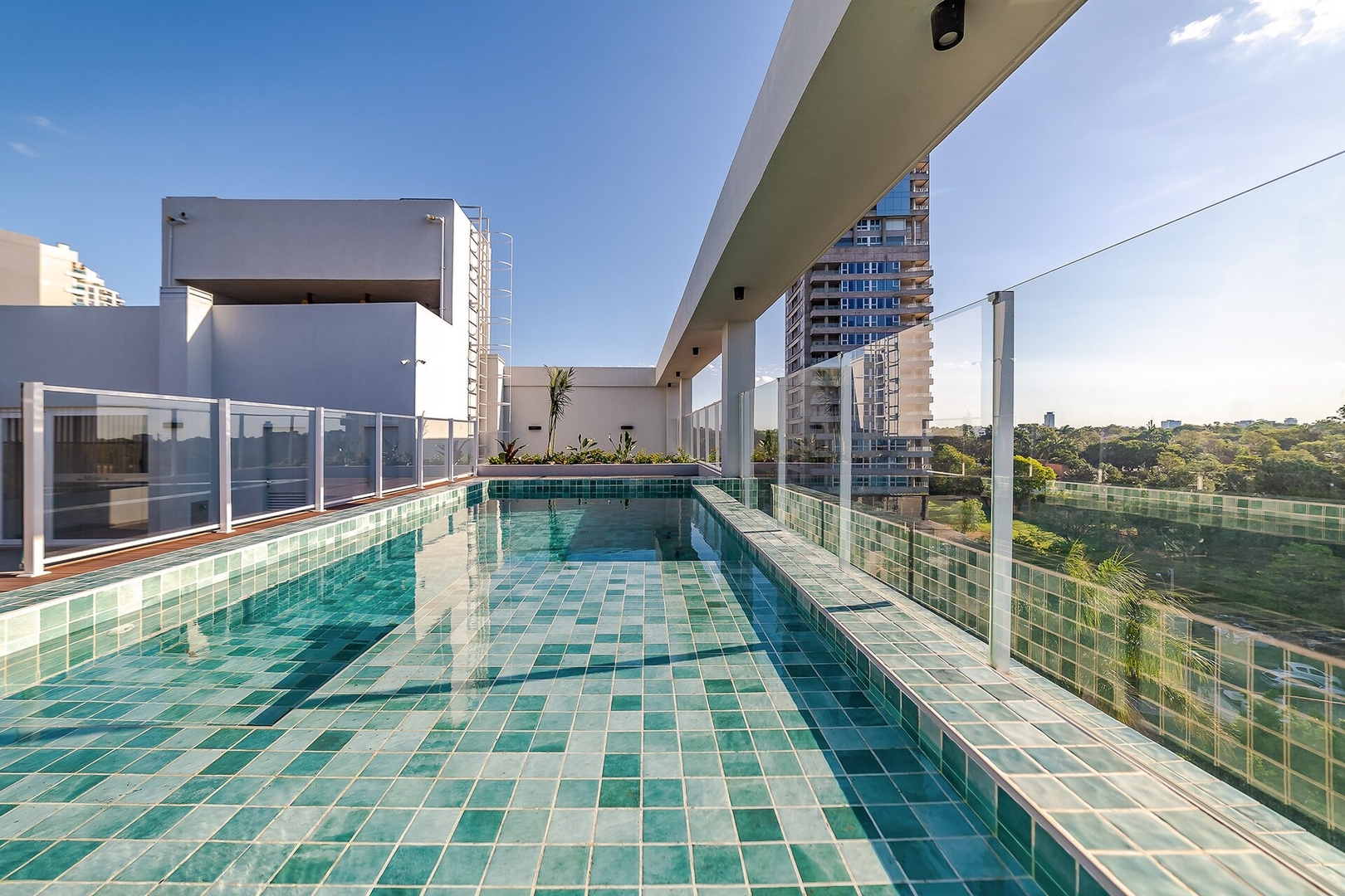 ¡A 200m de Paseo La Galería! 12 Meridian Executive Rentals