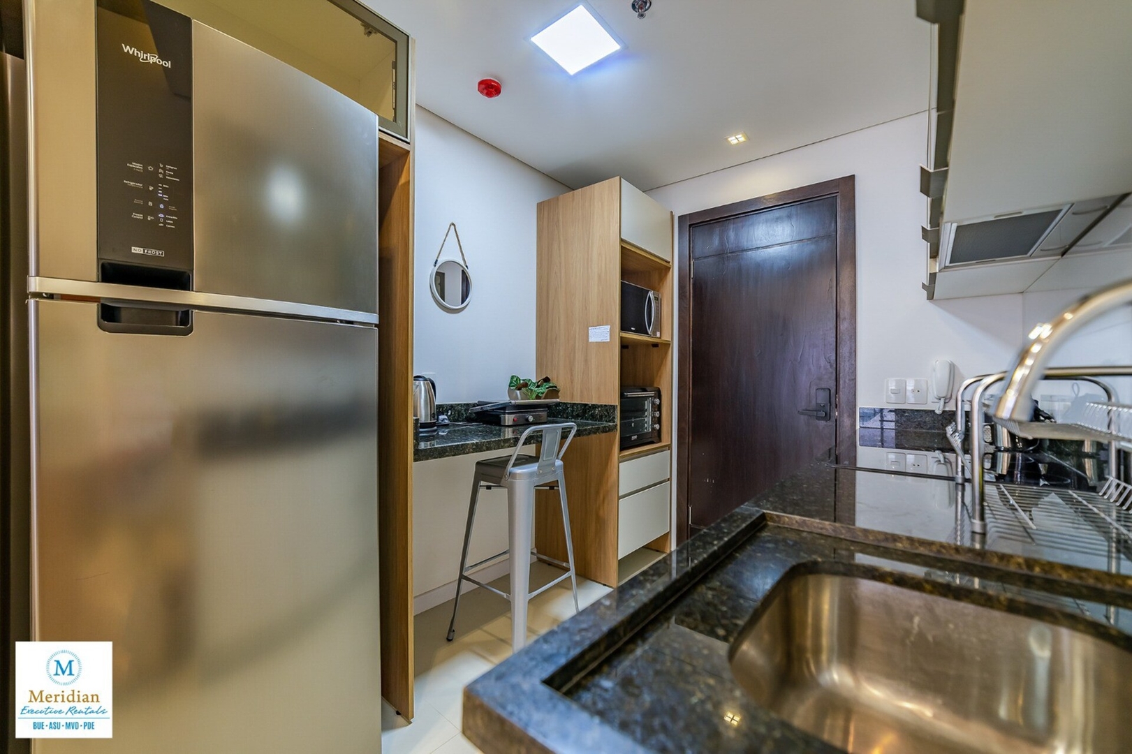 A pasos del Shopping del Sol!High Speed WiFi! 6 Meridian Executive Rentals