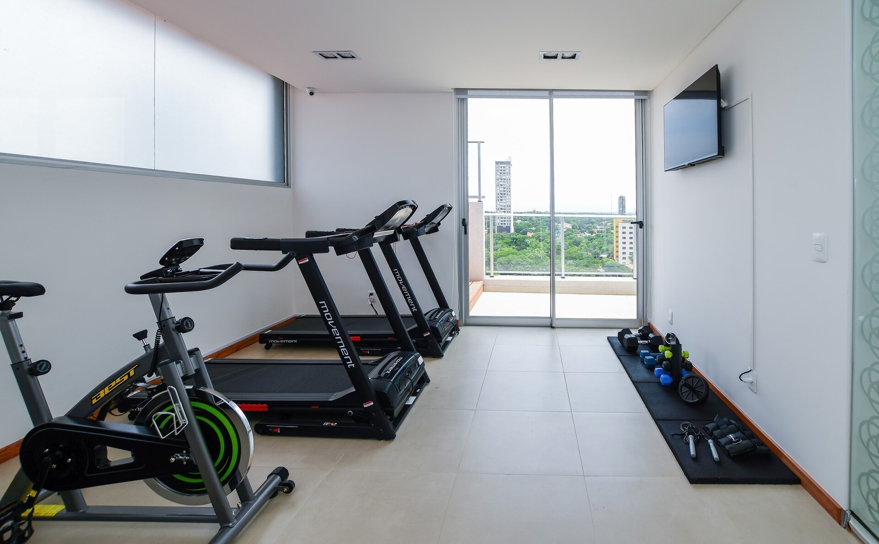 ¡A 50m del Shopping del Sol! 23 Meridian Executive Rentals