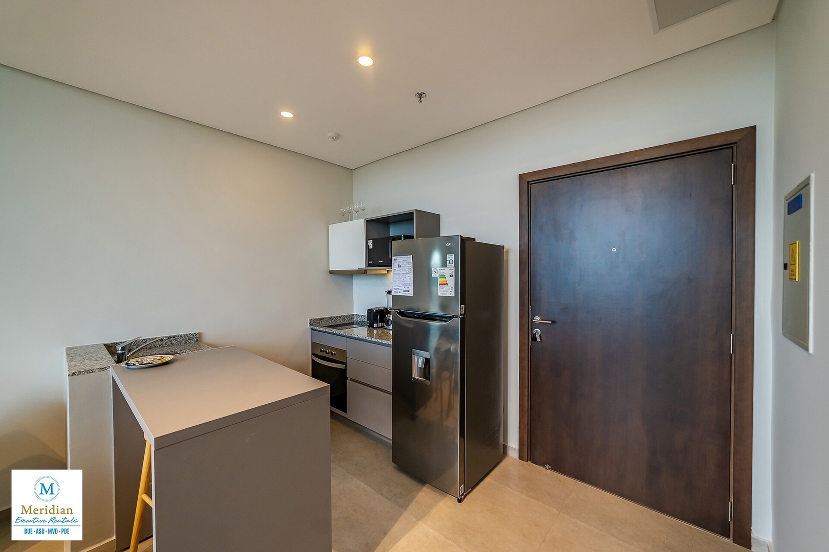 ¡A pasos del Shopping del Sol! ¡Equipamiento Full! 13 Meridian Executive Rentals