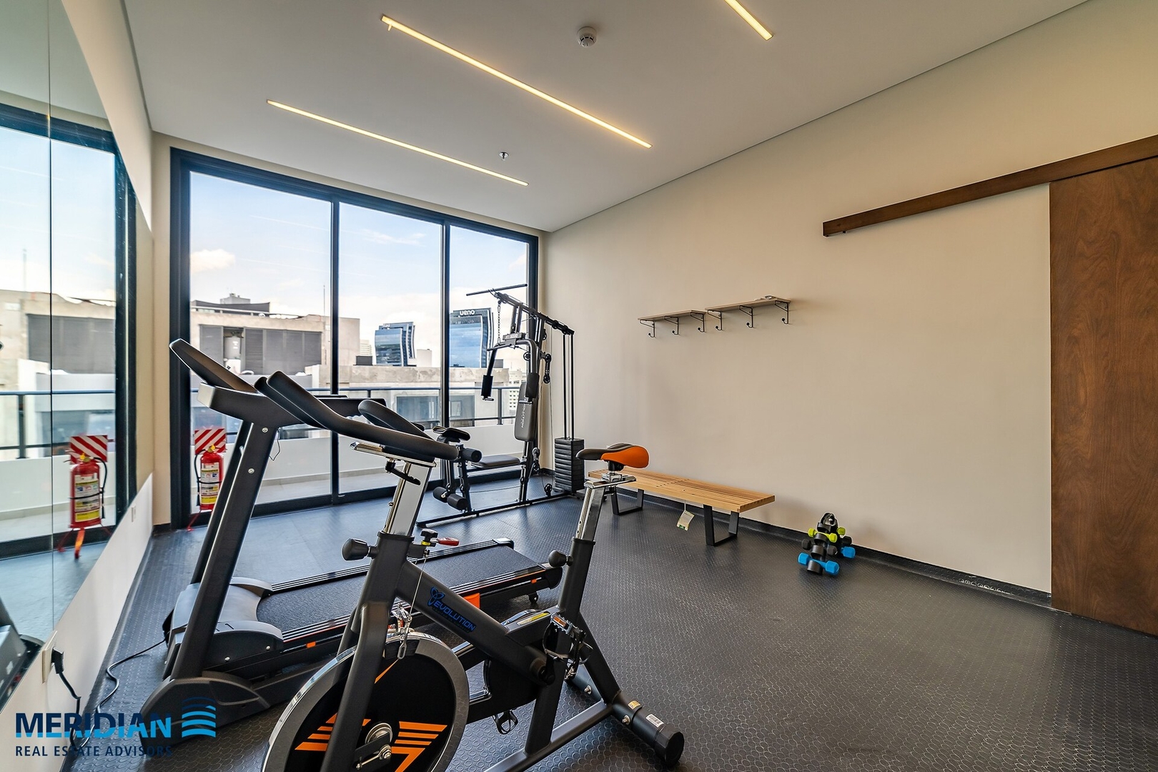 ¡A pasos del Shopping del Sol! ¡Equipamiento Full! 25 Meridian Executive Rentals