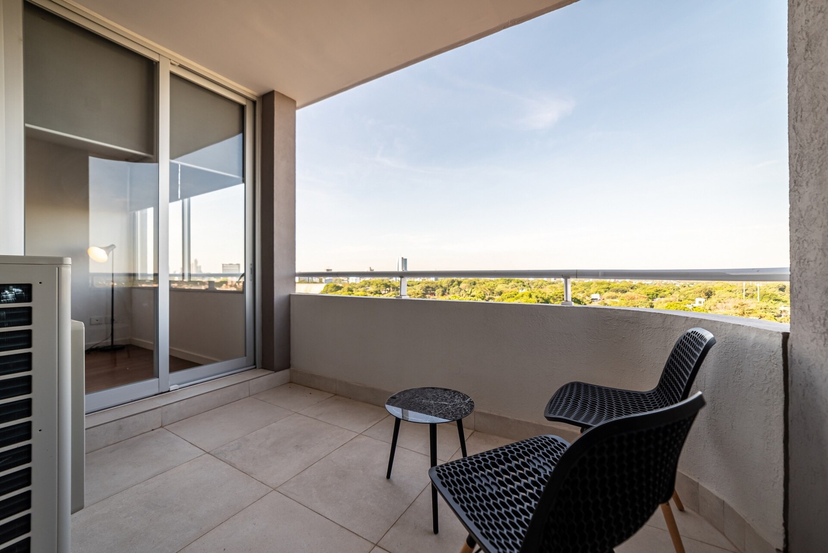 SkyTower, a pasos de todo lo mejor de ASU! 6 Meridian Executive Rentals