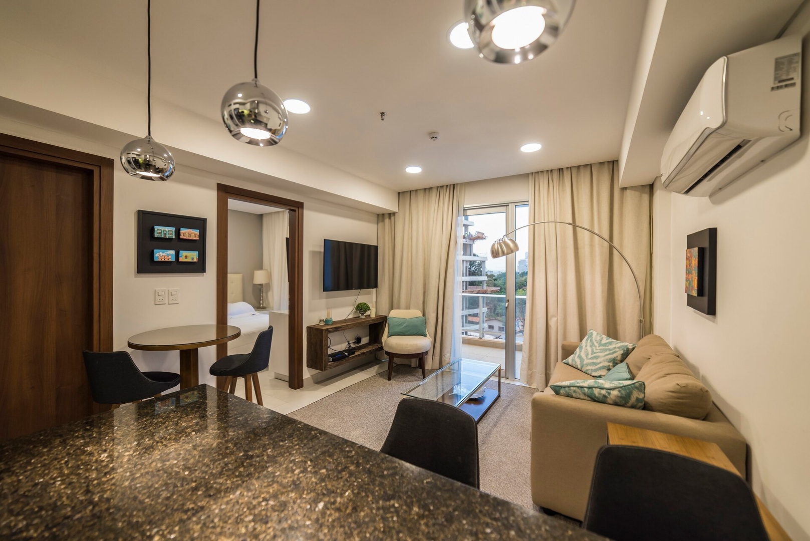 A 30m del Shopping del Sol! Piscina y Gimnasio! 10 Meridian Executive Rentals
