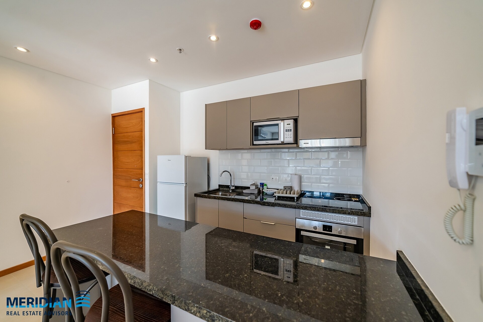 ¡A 50 metros del Shopping del Sol! 7 Meridian Executive Rentals