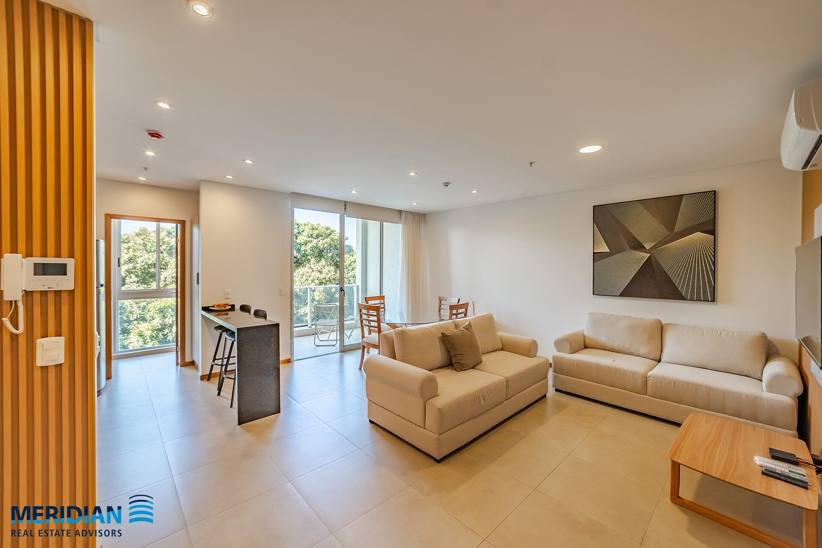 Depto premium a pasos del Shopping del Sol! 90m2! 2 Meridian Executive Rentals