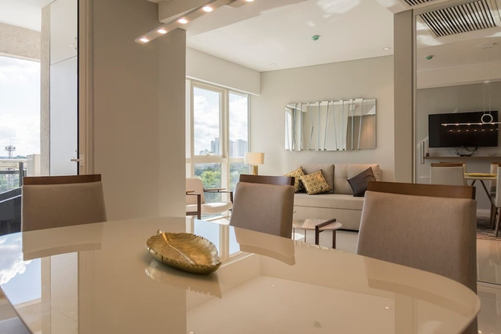 1006 - The Tower Stunning condo 5 Meridian Executive Rentals