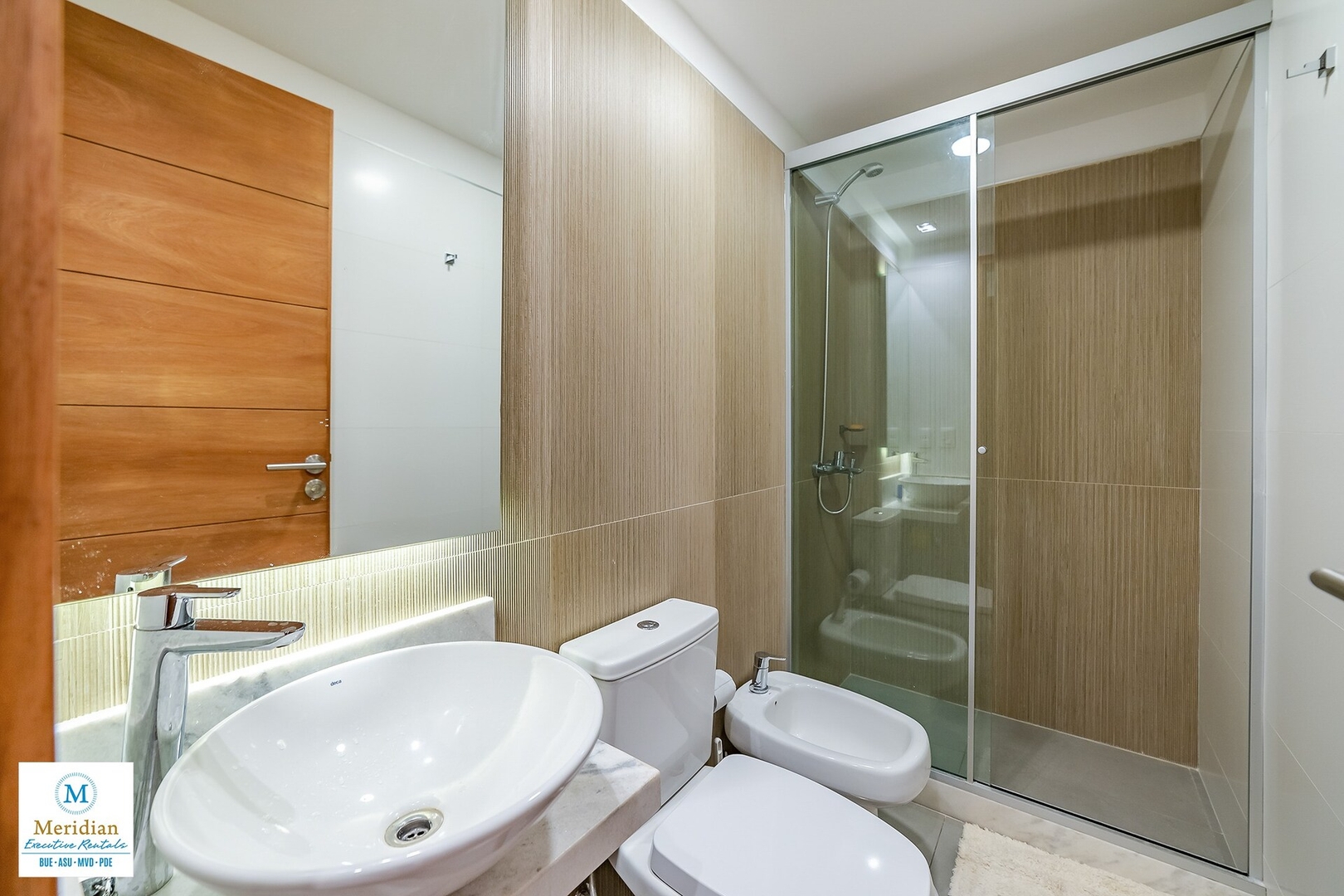 ¡A pasos del Paseo Galería y del Shopping del Sol! 11 Meridian Executive Rentals