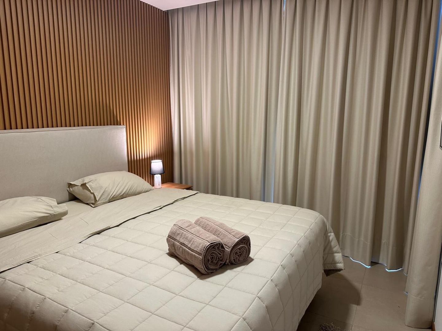 Depto premium a pasos del Shopping del Sol! 90m2! 33 Meridian Executive Rentals