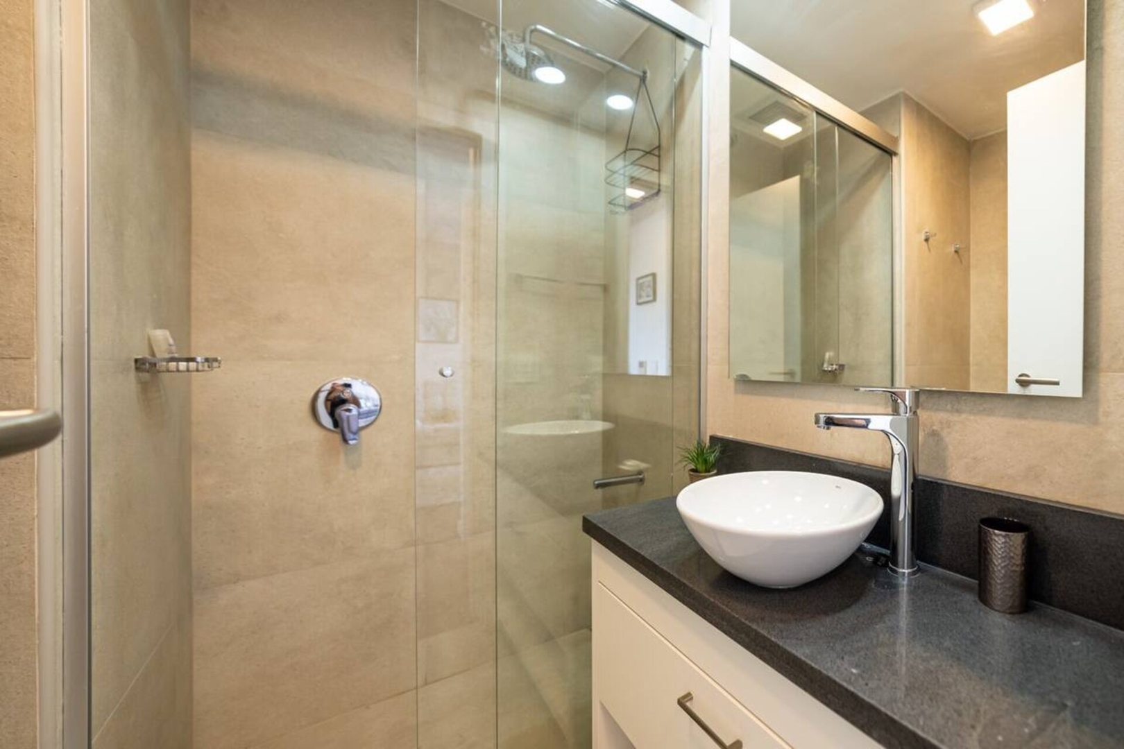 SkyTower A pasos de Shoppings 11 Meridian Executive Rentals