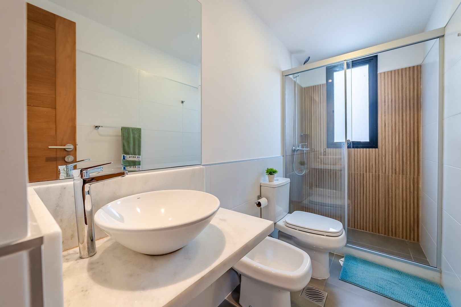 A 2 cuadras de Paseo la Galería! 16 Meridian Executive Rentals