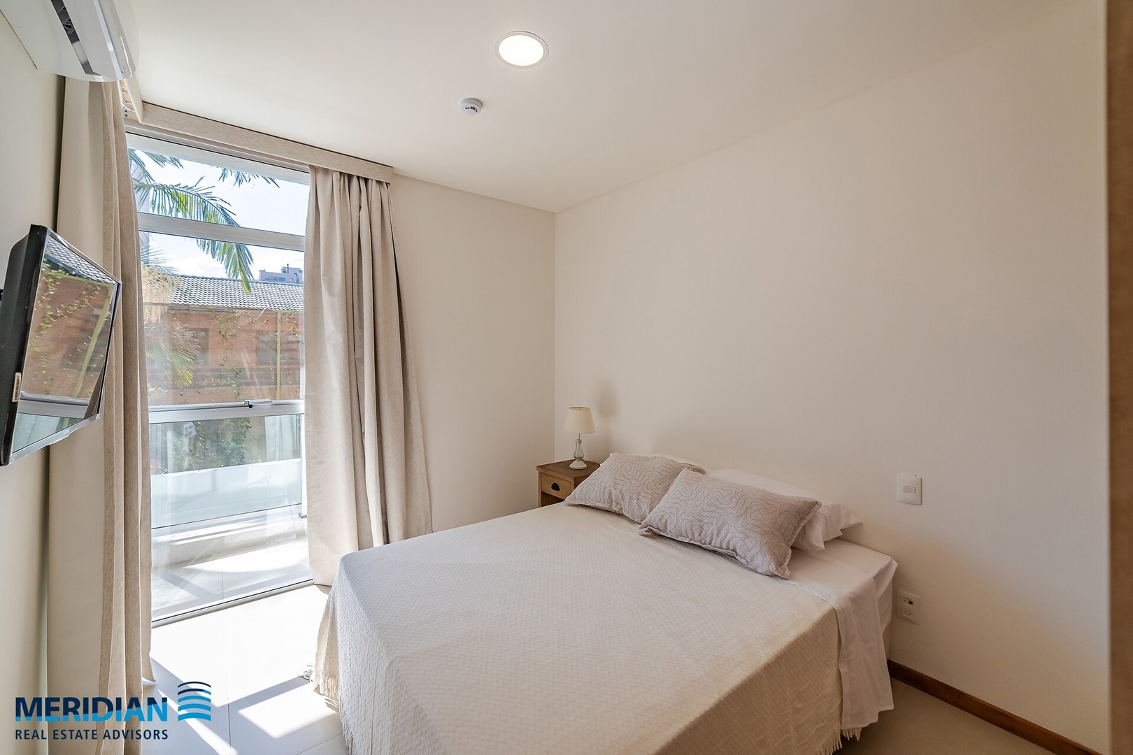 ¡A 50 metros del Shopping del Sol! 4 Meridian Executive Rentals