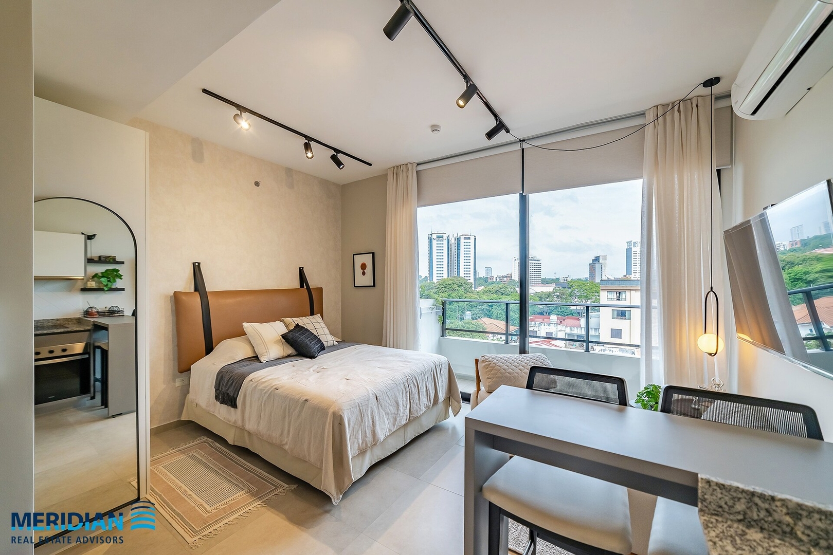 ¡A pasos del Shopping del Sol c/ deco profesional! Meridian Executive Rentals