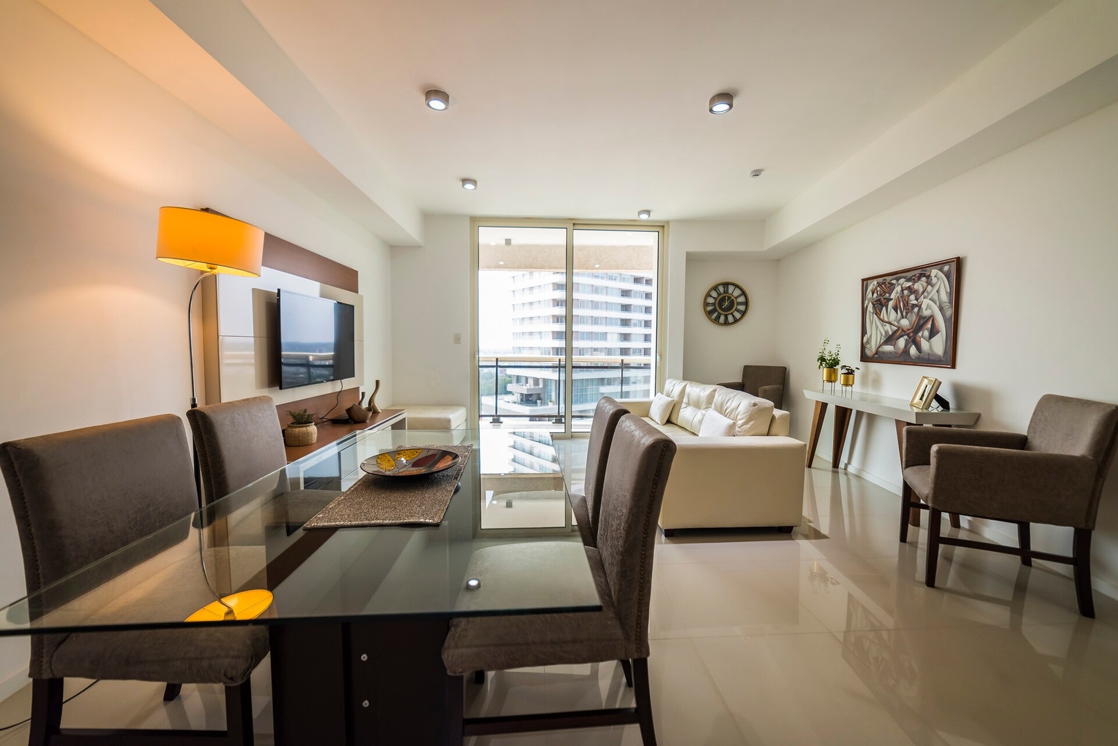 A pasos de los Shoppings y principales puntos! 8 Meridian Executive Rentals