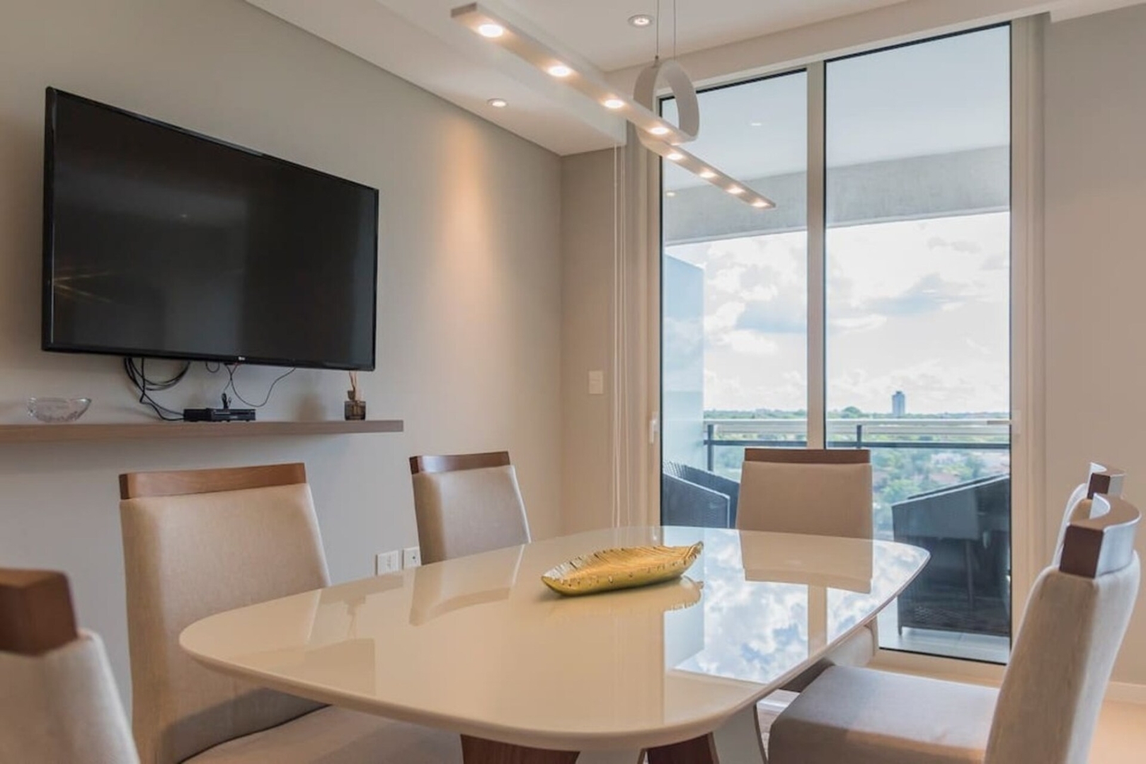 1006 - The Tower Stunning condo 3 Meridian Executive Rentals