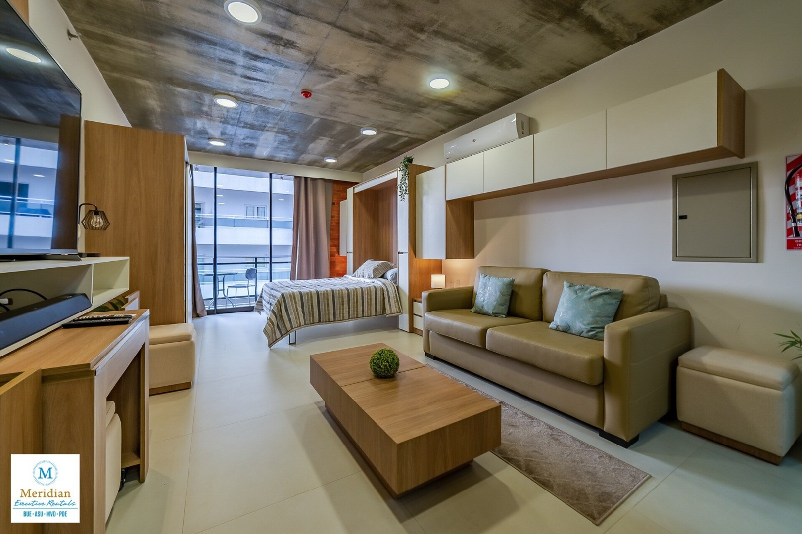 A pasos del Shopping del Sol!High Speed WiFi! 4 Meridian Executive Rentals