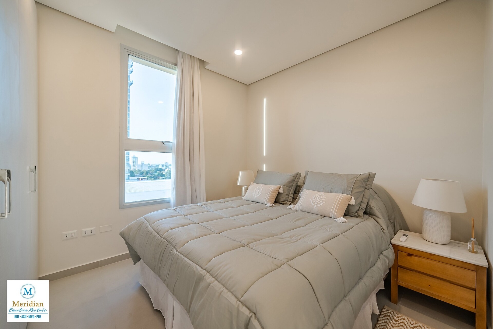 Departamento Premium a pasos del Shopping del Sol! 1 Meridian Executive Rentals