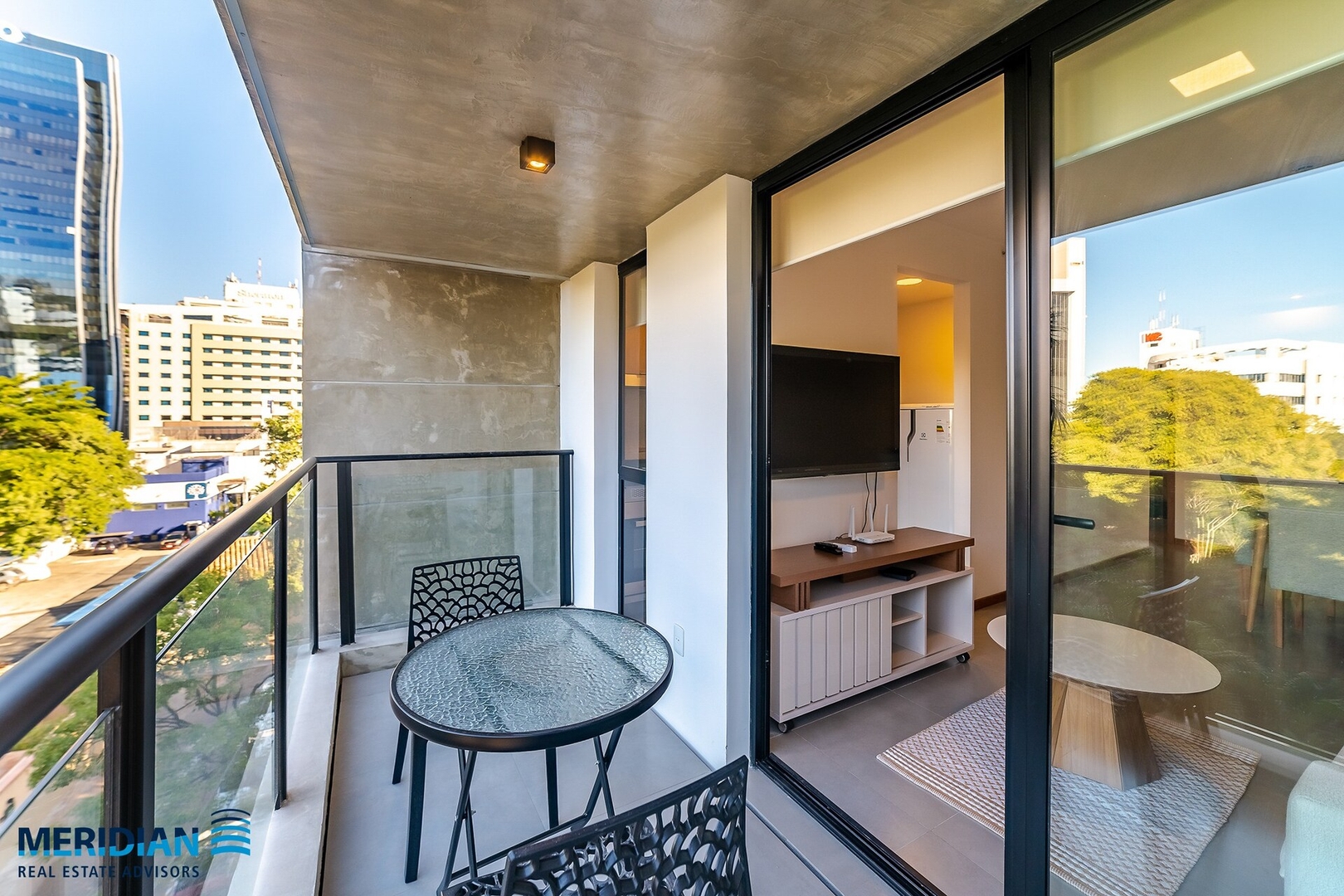 ¡A estrenar y a 30m del Shopping del Sol! 11 Meridian Executive Rentals