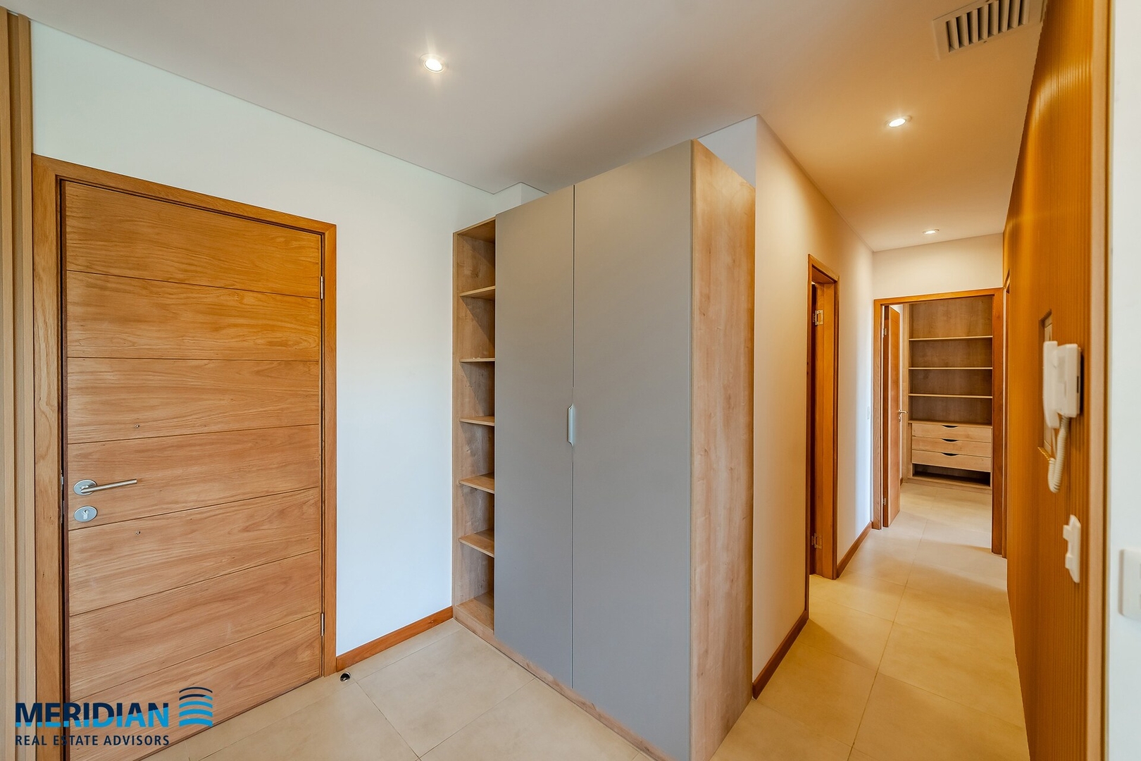 Depto premium a pasos del Shopping del Sol! 90m2! 12 Meridian Executive Rentals