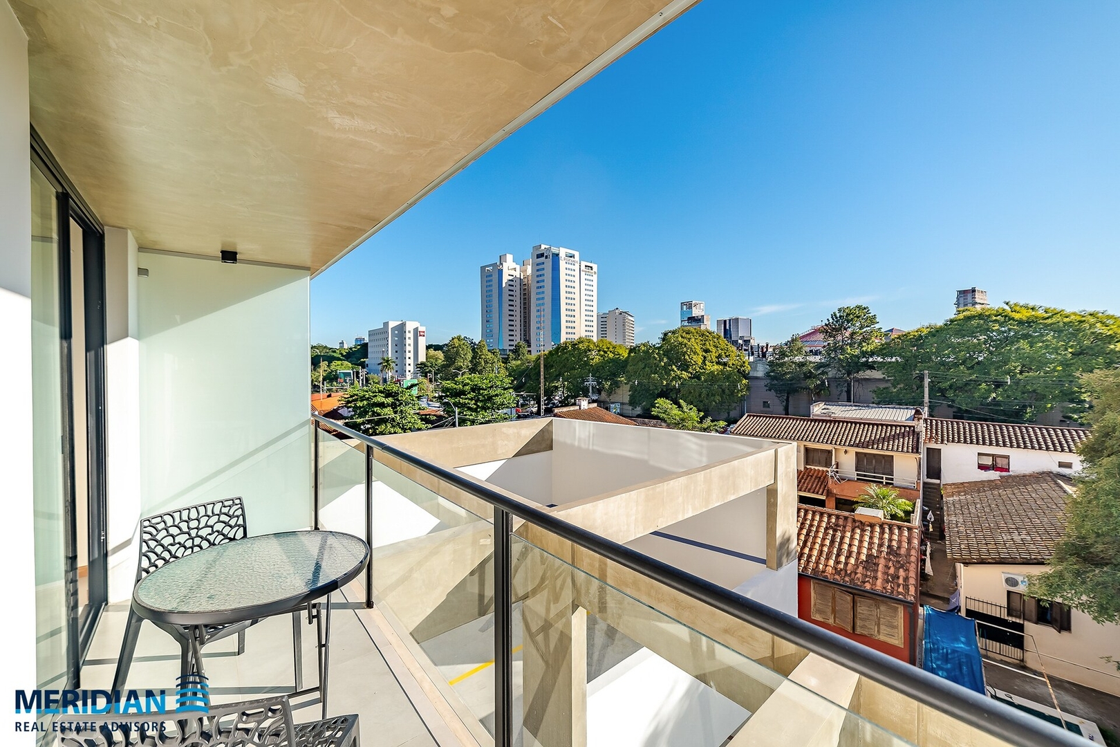 ¡A estrenar y a 30m del Shopping del Sol! 22 Meridian Executive Rentals