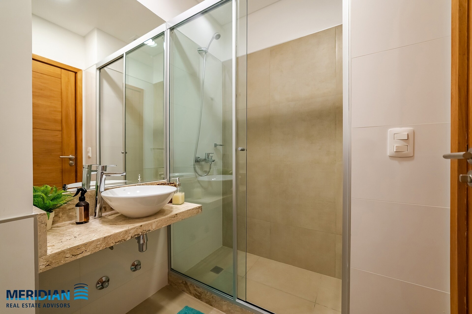 Edificio boutique. A pasos del Shopping del Sol! 5 Meridian Executive Rentals