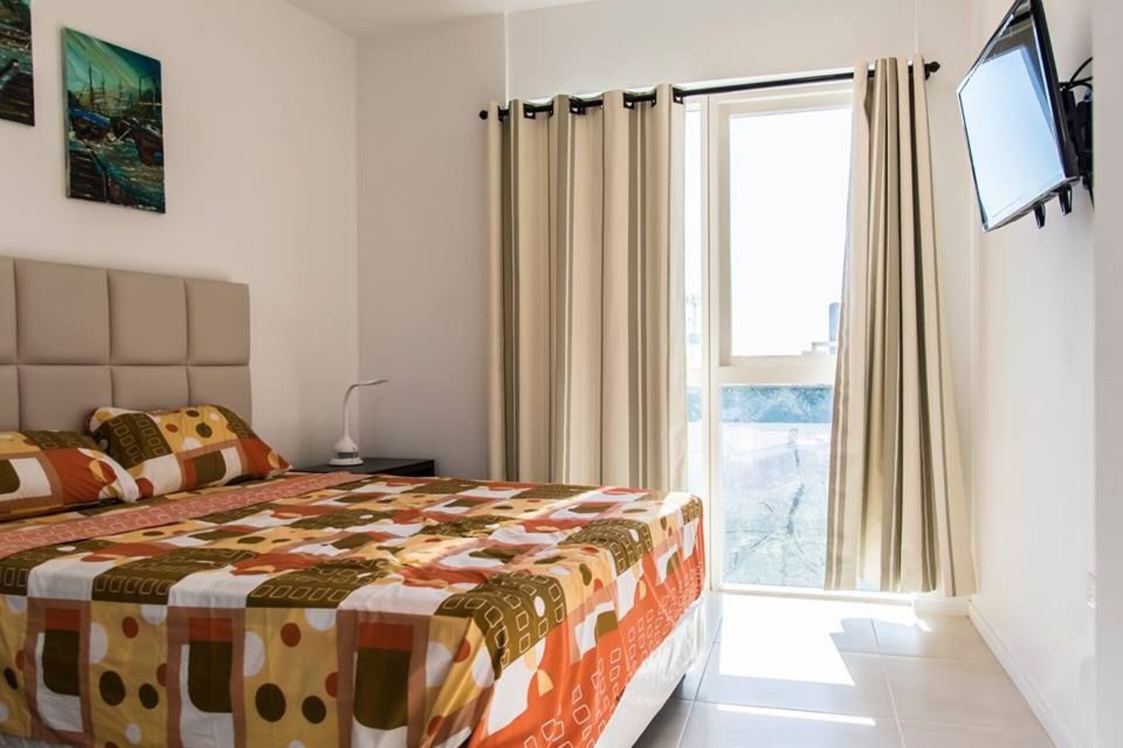 Luxury Living in an unbeatable location! 13 Meridian Executive Rentals
