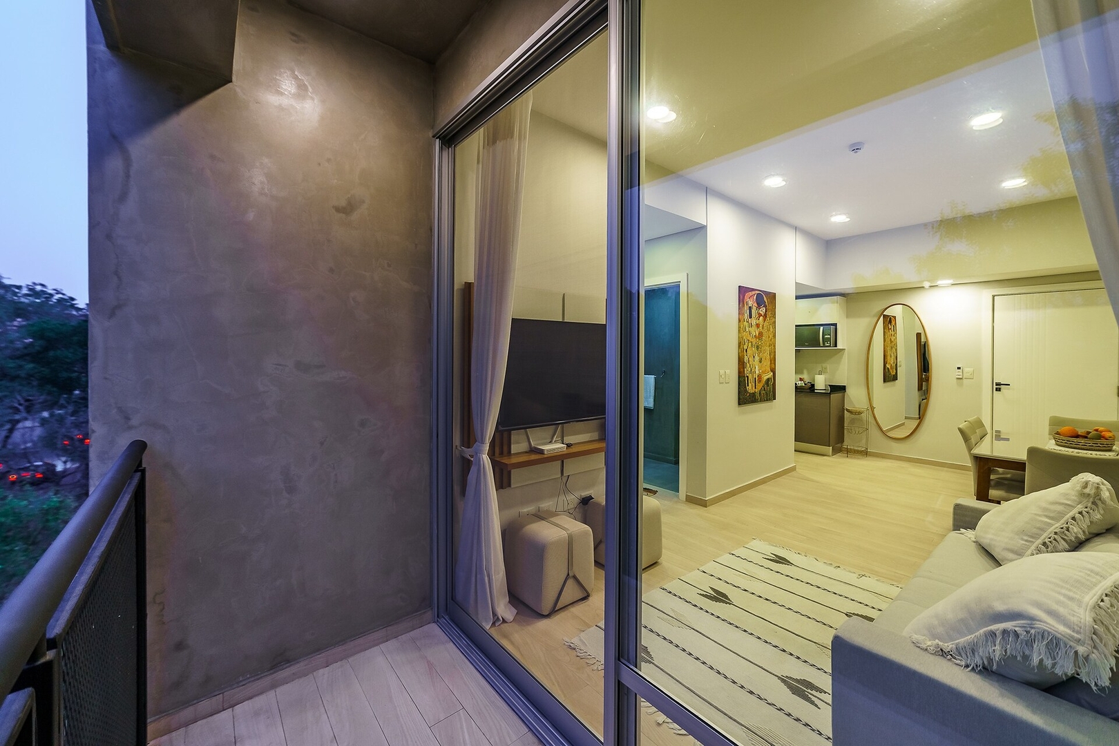  7 Meridian Executive Rentals