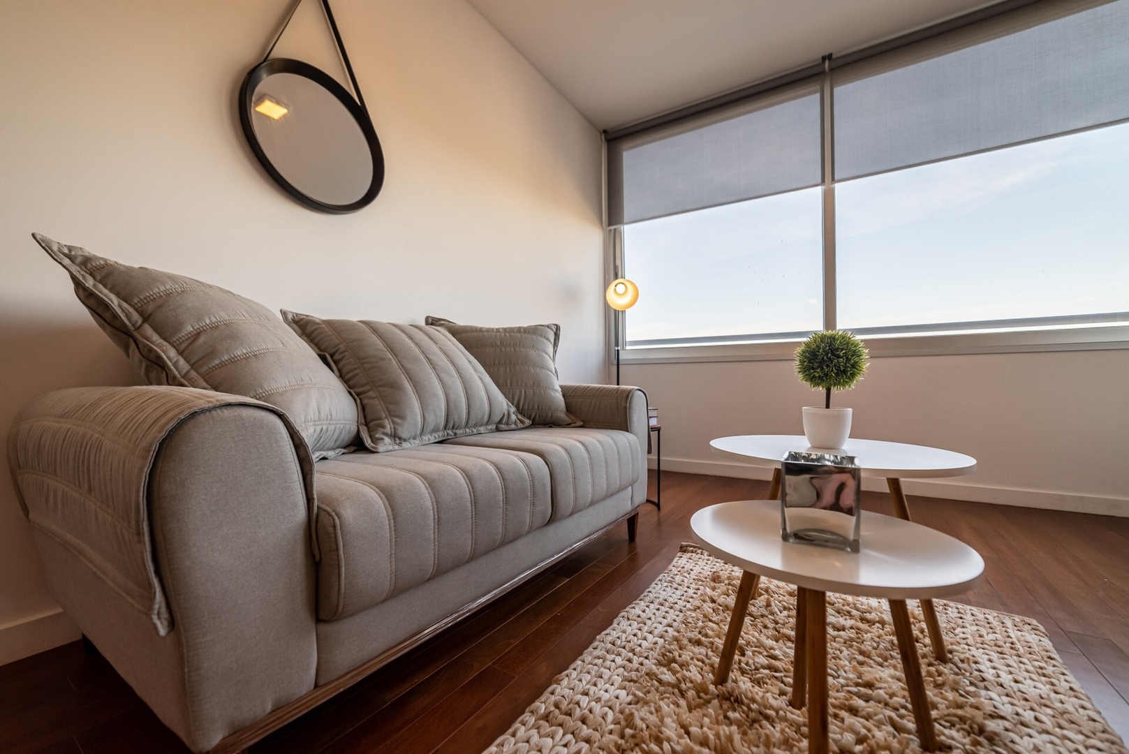 SkyTower, a pasos de todo lo mejor de ASU! 11 Meridian Executive Rentals