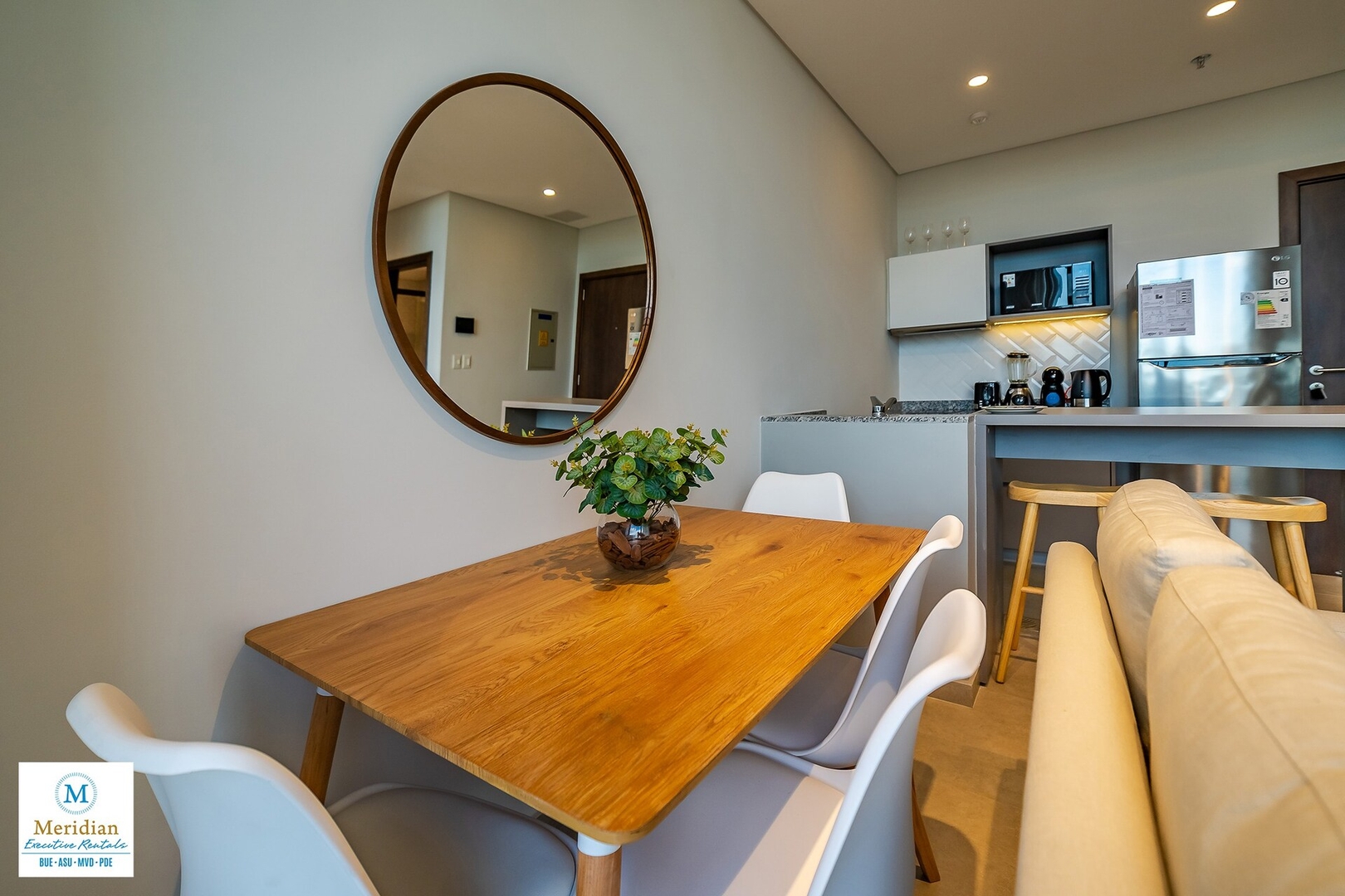 ¡A pasos del Shopping del Sol! ¡Equipamiento Full! 12 Meridian Executive Rentals