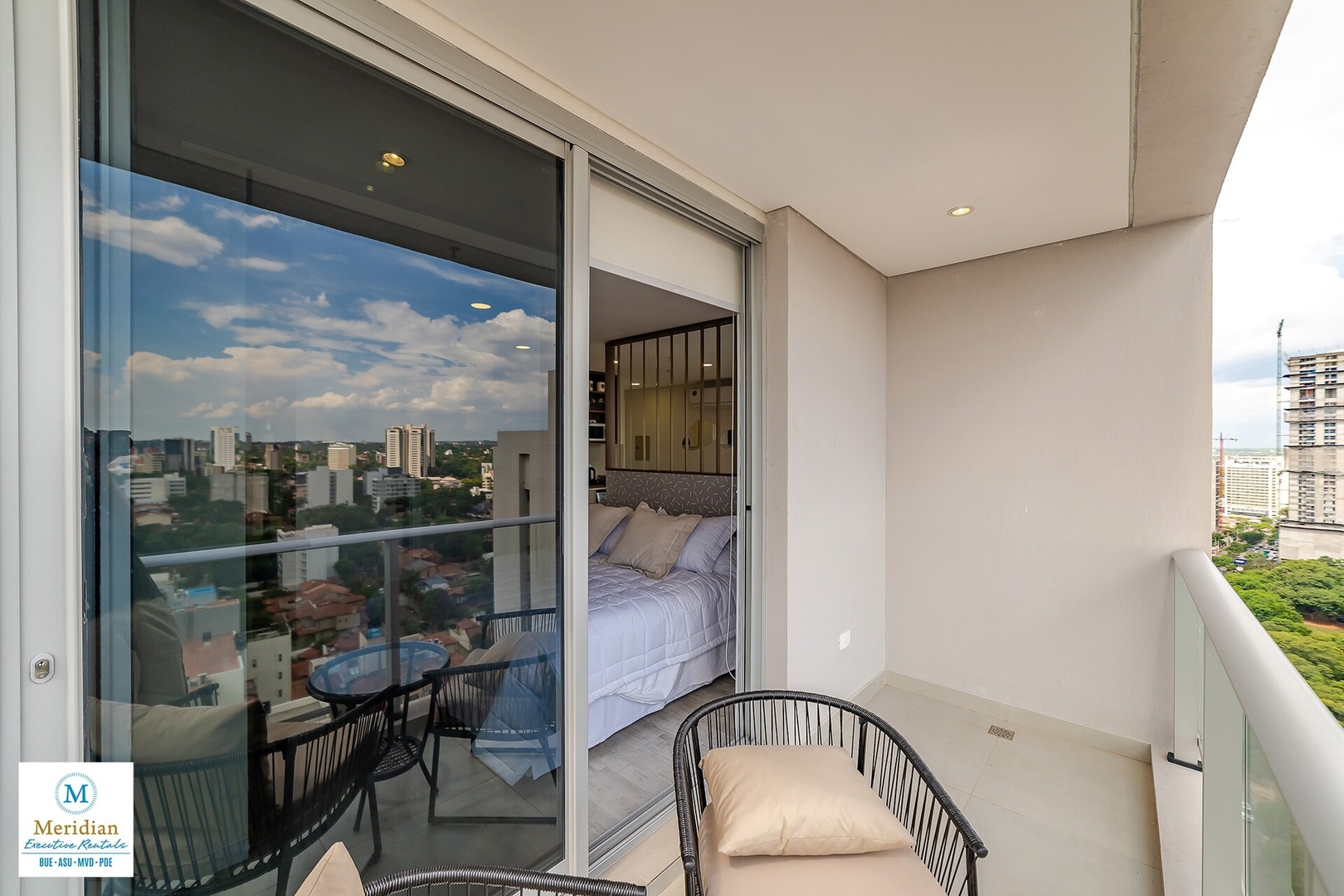 ¡Increíbles vistas panorámicas! Zona Shoppings. 5* 2 Meridian Executive Rentals