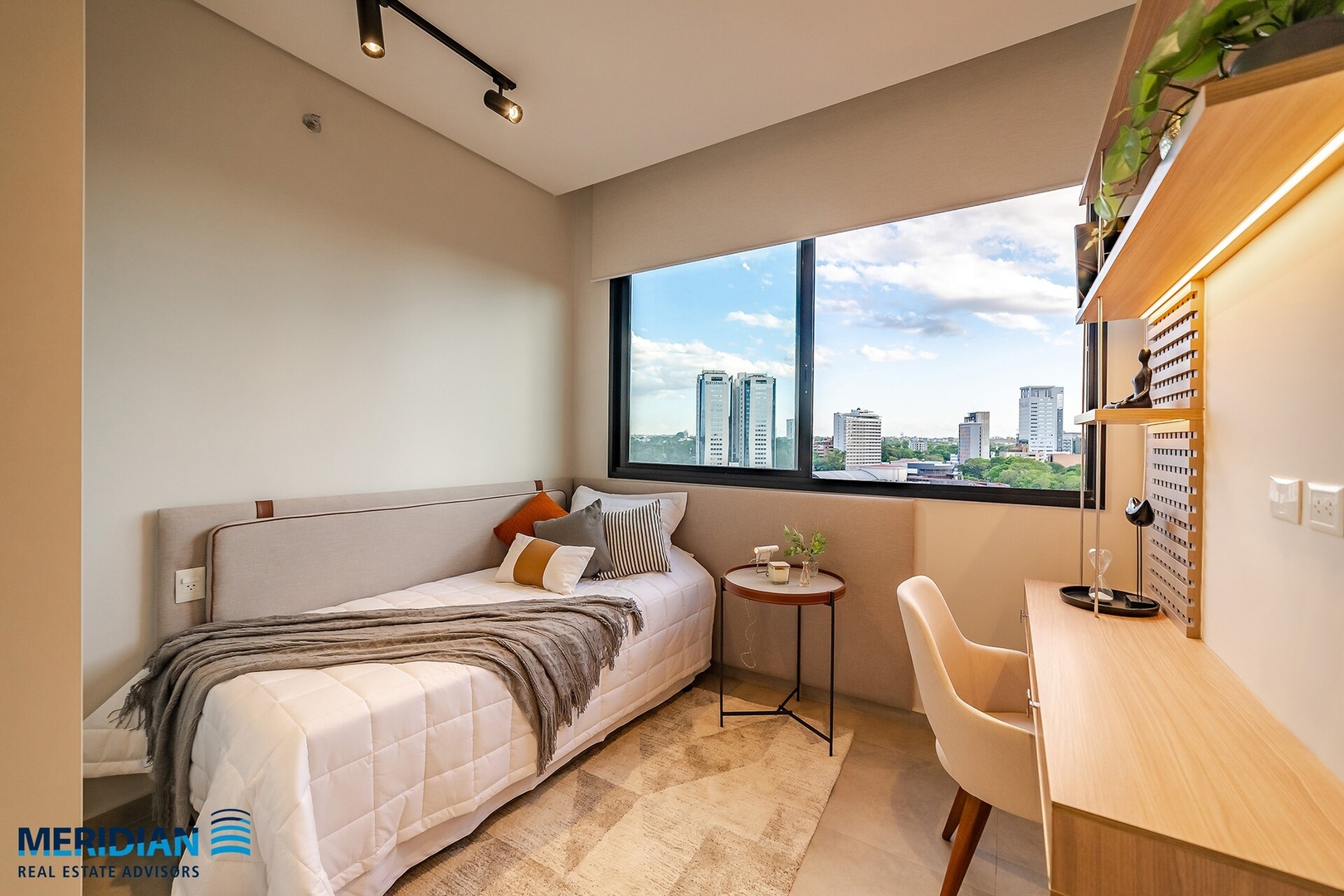 ¡A pasos del Shopping del Sol c/deco Profesional! 13 Meridian Executive Rentals