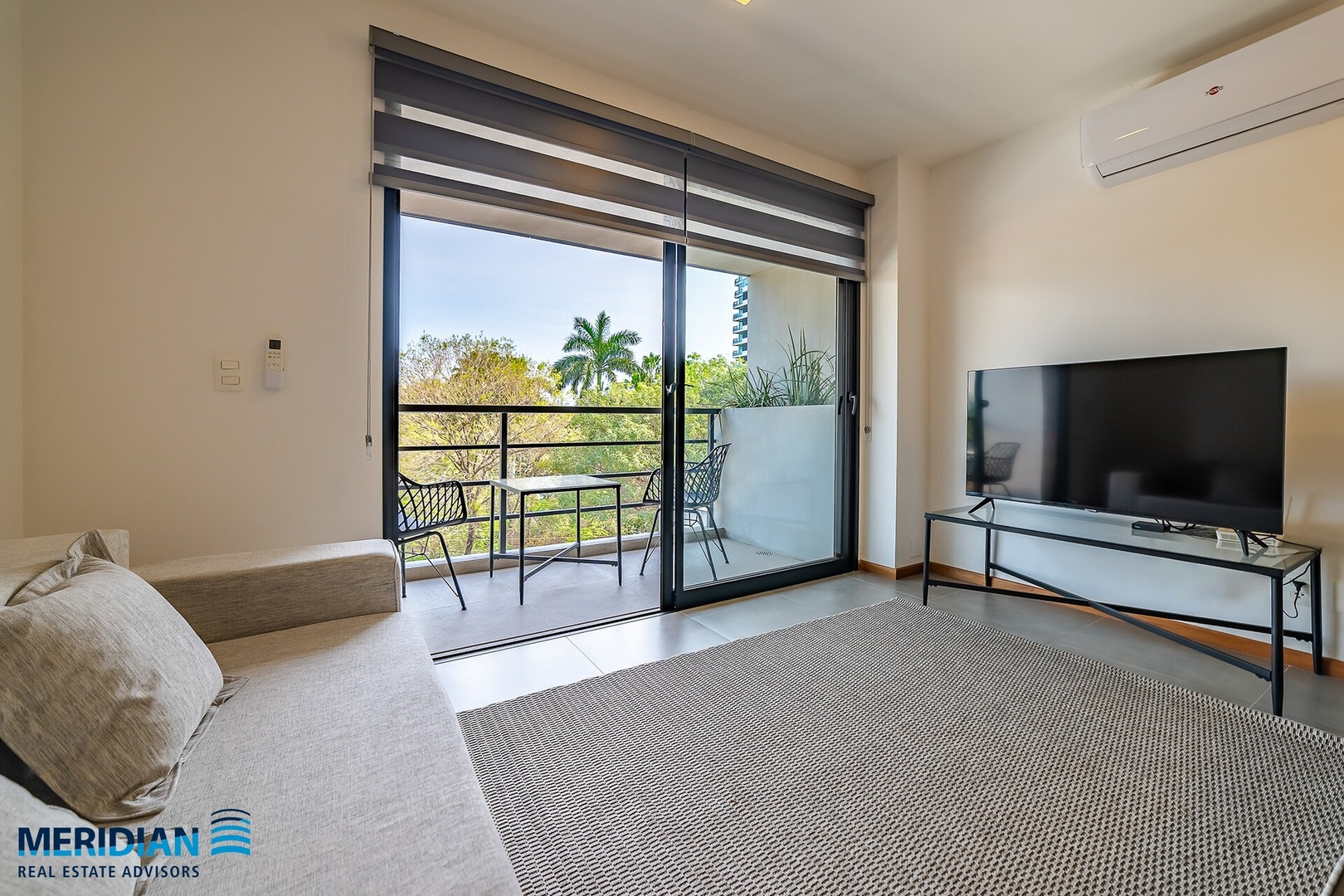 ¡A pasos de Paseo Galería! 20 Meridian Executive Rentals